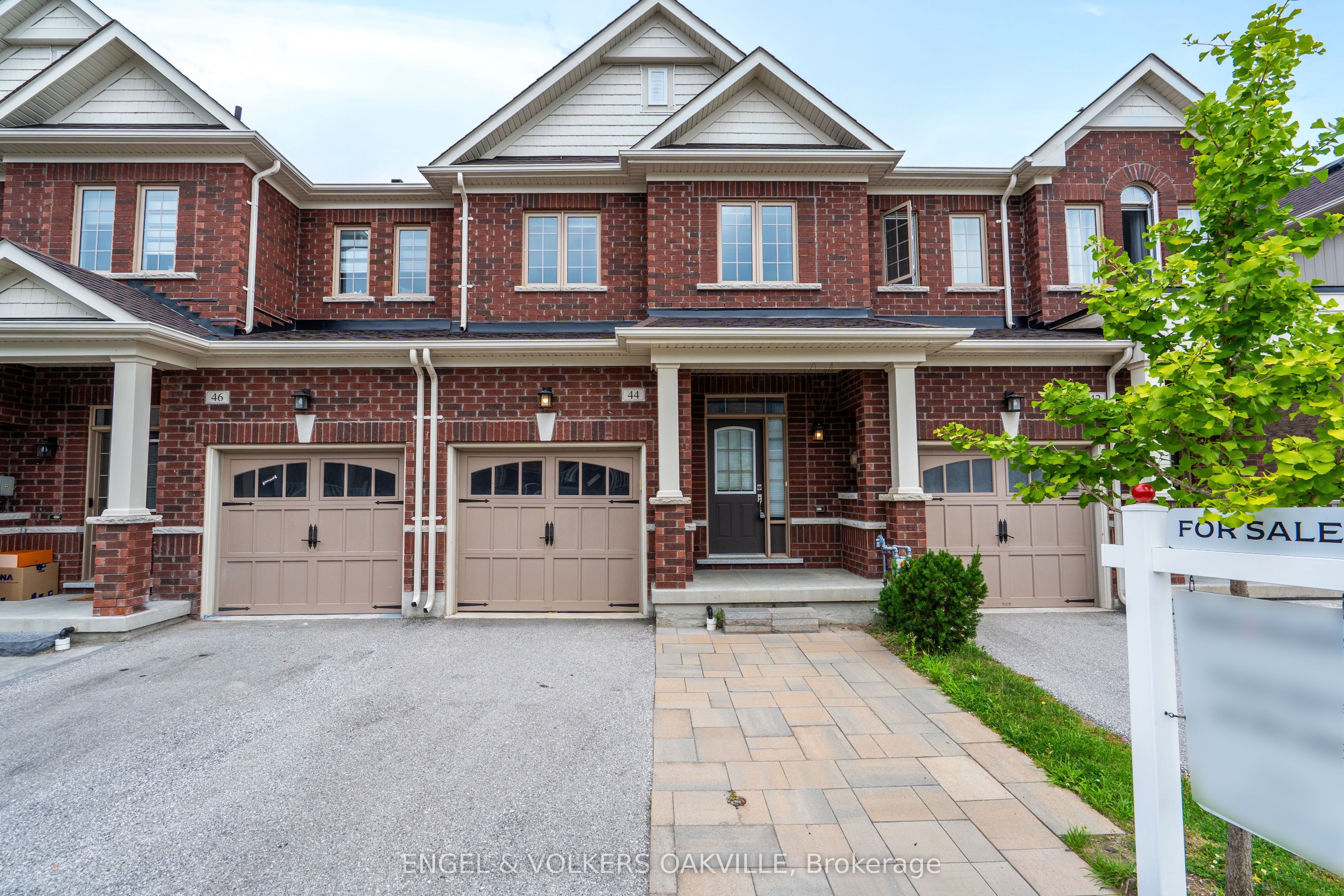 44 Clifford Crescent Property Photo 1