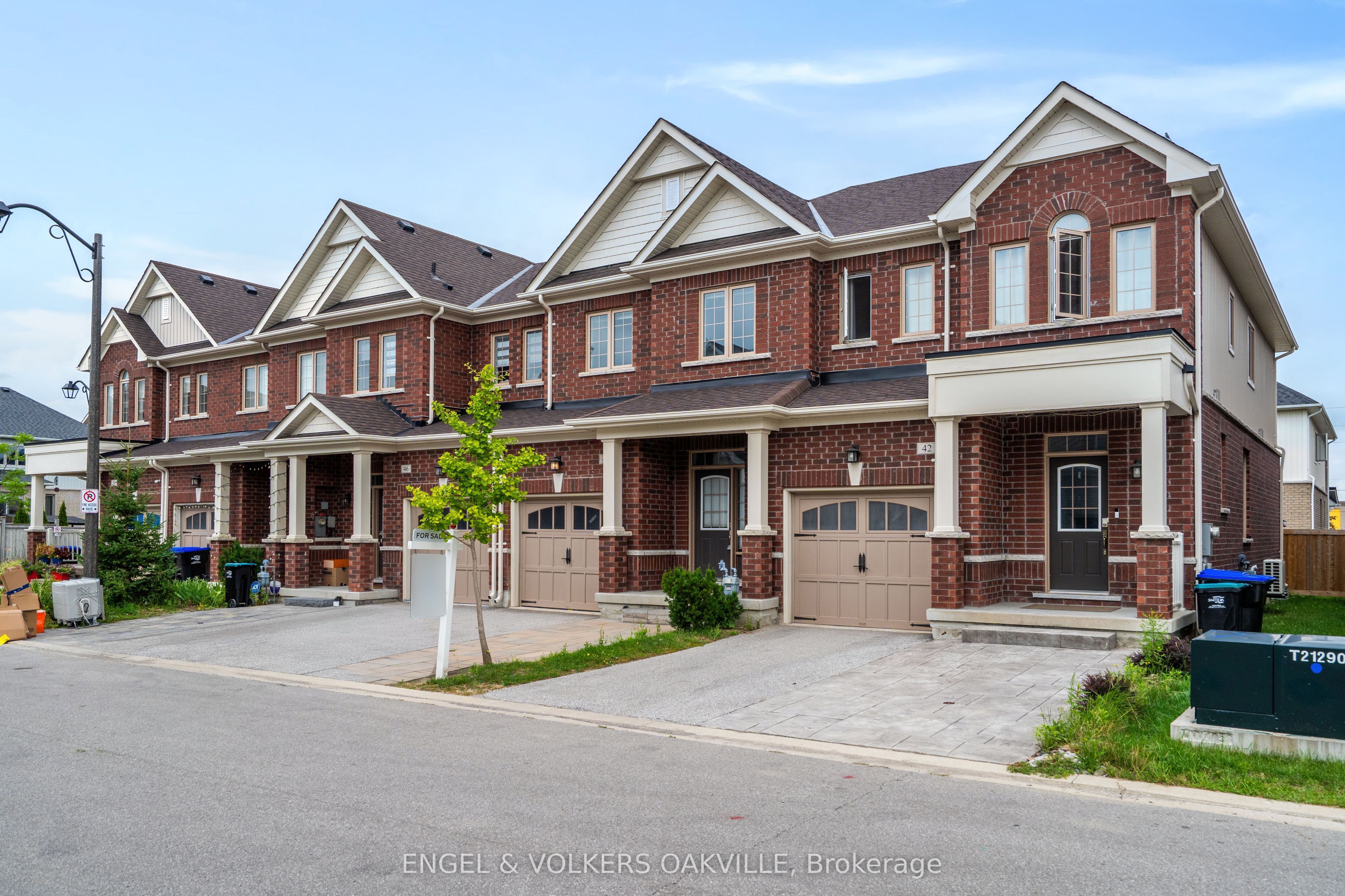 44 Clifford Crescent Property Photo 2