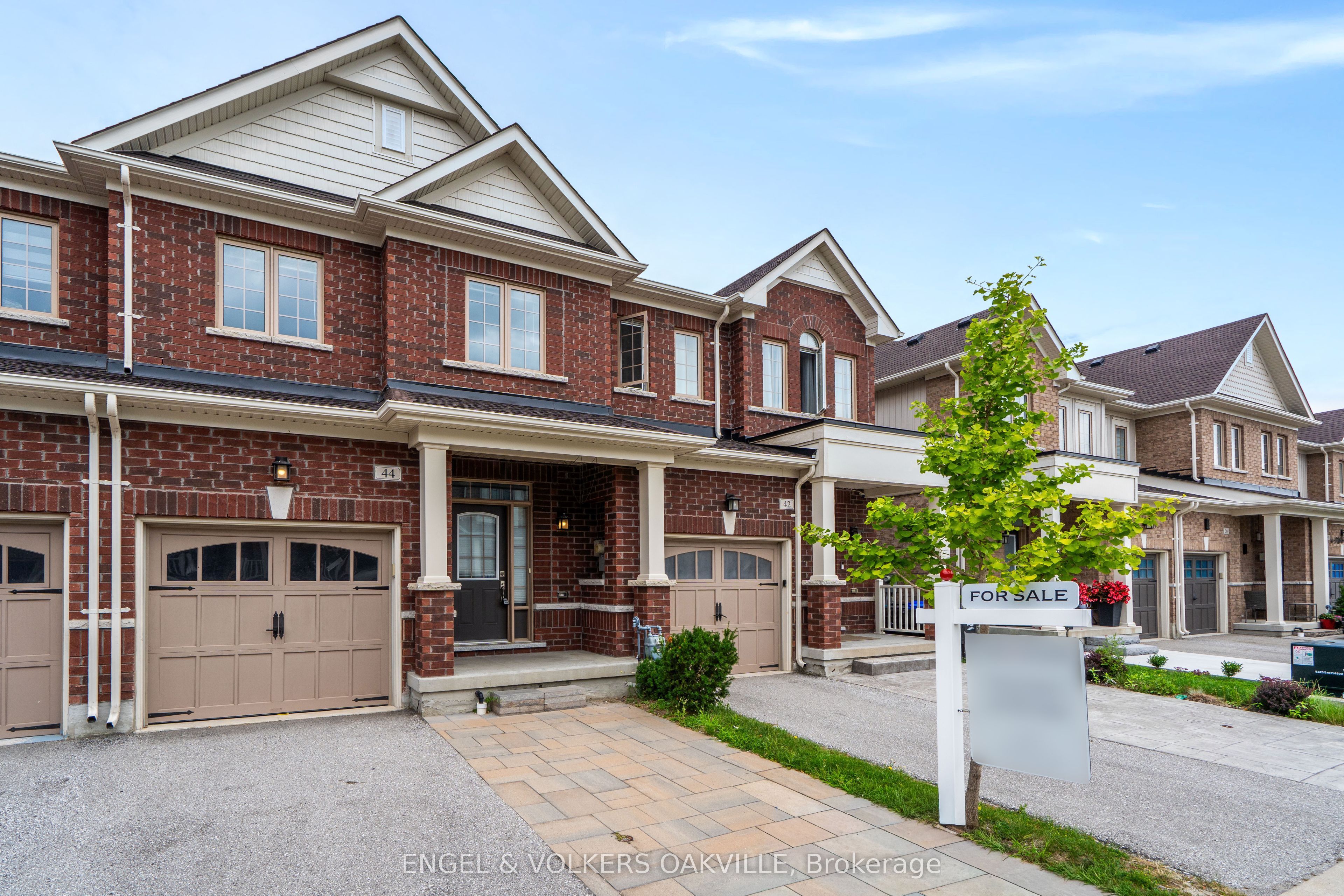 44 Clifford Crescent Property Photo 3
