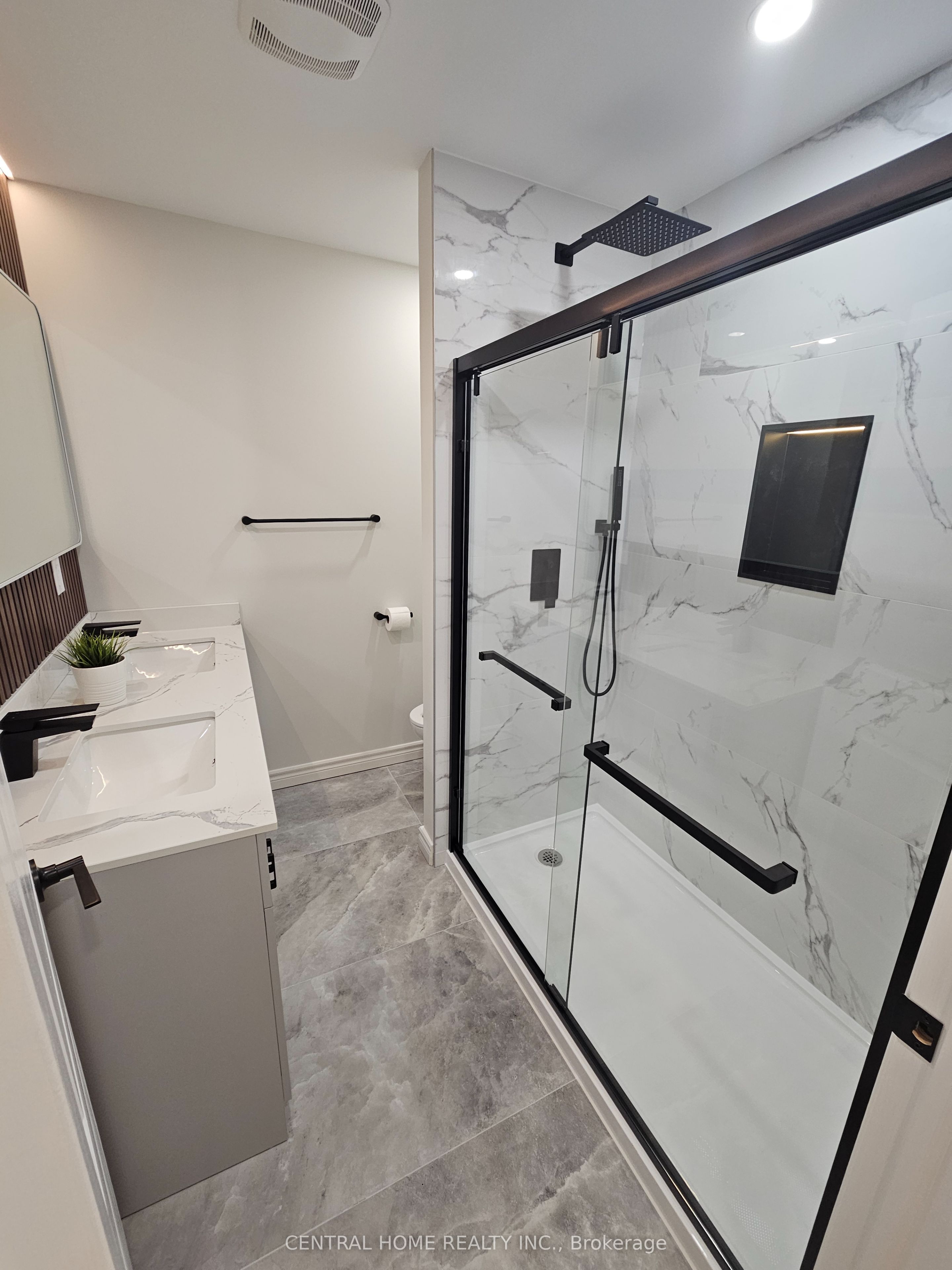 137 Willow Lane Property Photo 8