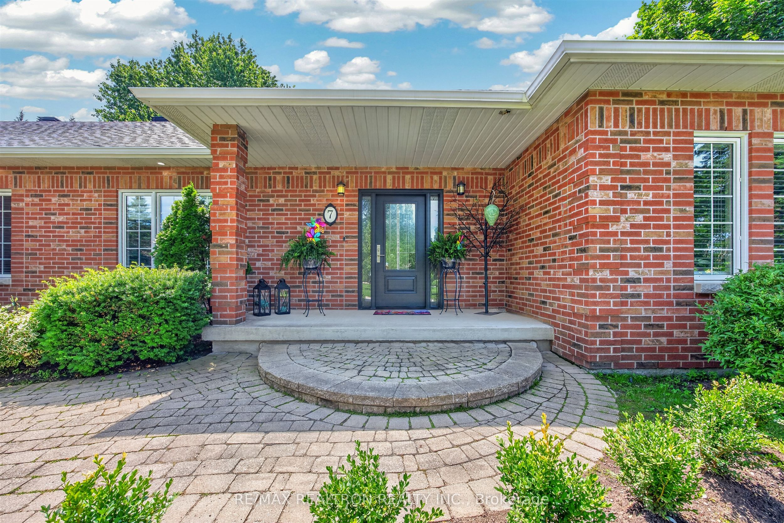 7 Maplehyrn Avenue Property Photo 5
