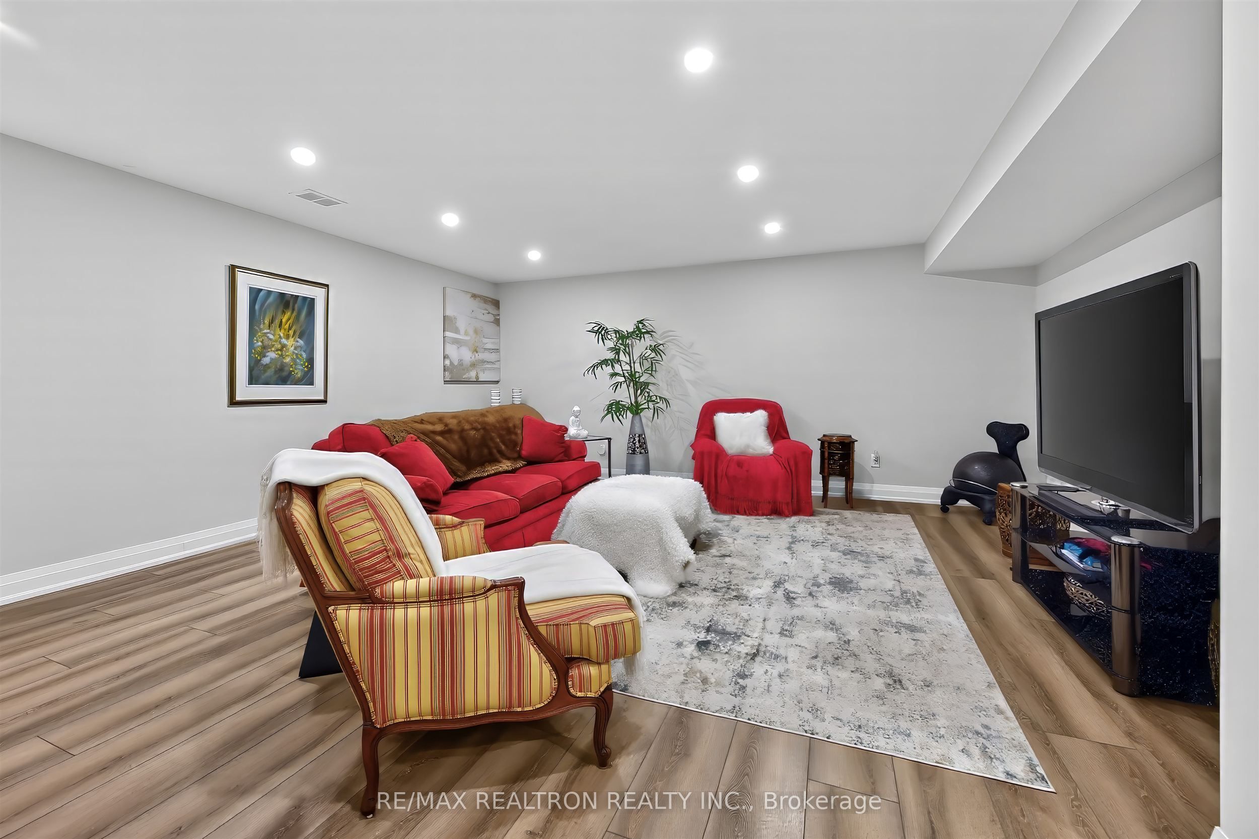 7 Maplehyrn Avenue Property Photo 37