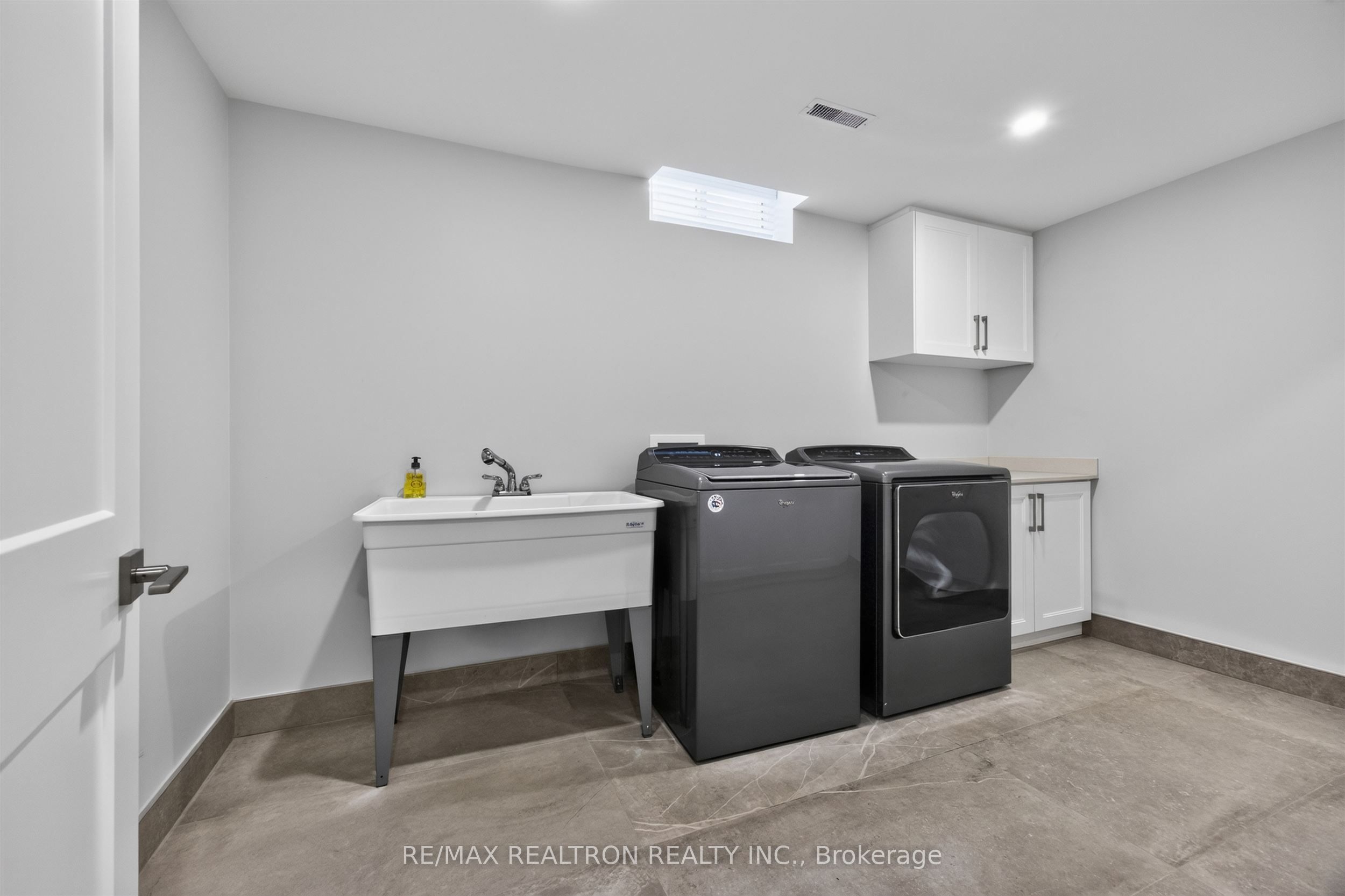 7 Maplehyrn Avenue Property Photo 42
