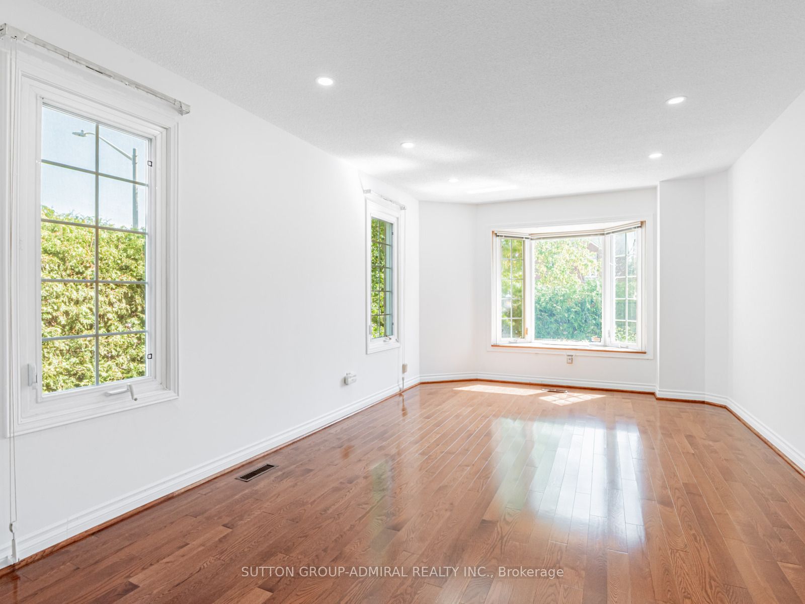 98 Rosedale Heights Drive Property Photo 9