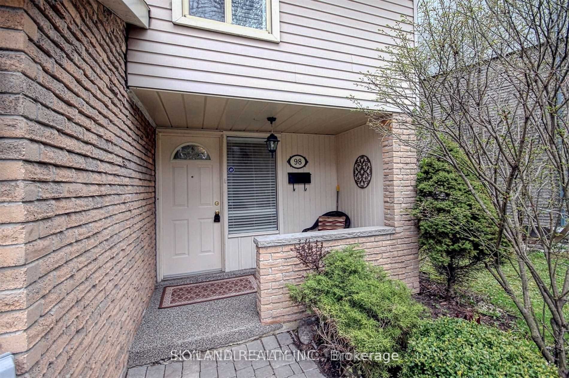 98 Henderson Drive Property Photo 2