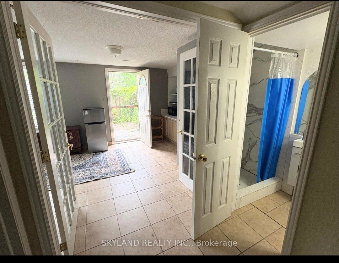 98 Henderson Drive Property Photo 4