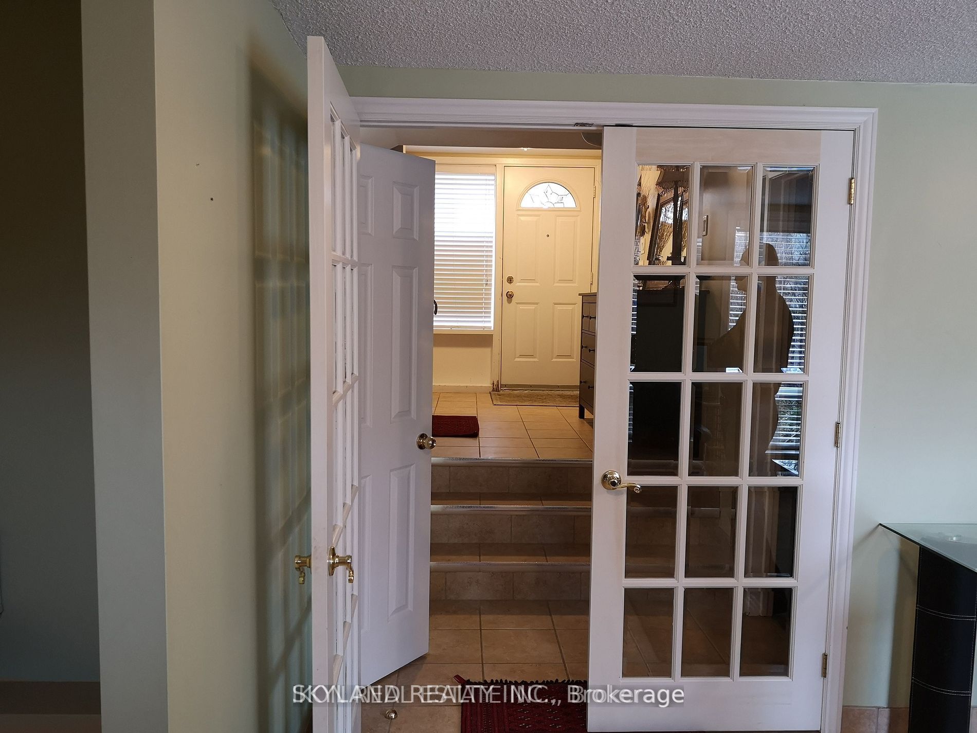 98 Henderson Drive Property Photo 6