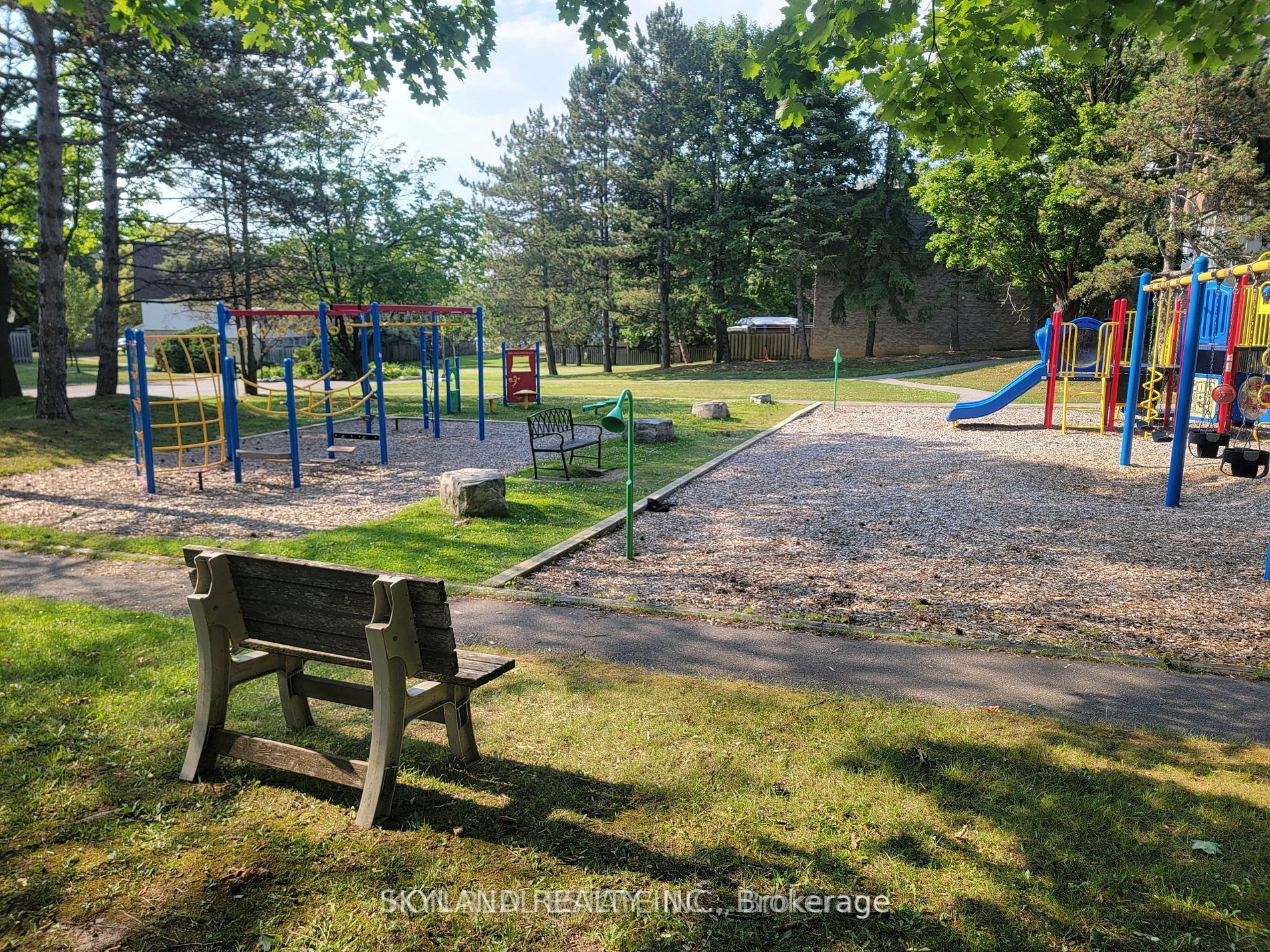 98 Henderson Drive Property Photo 14