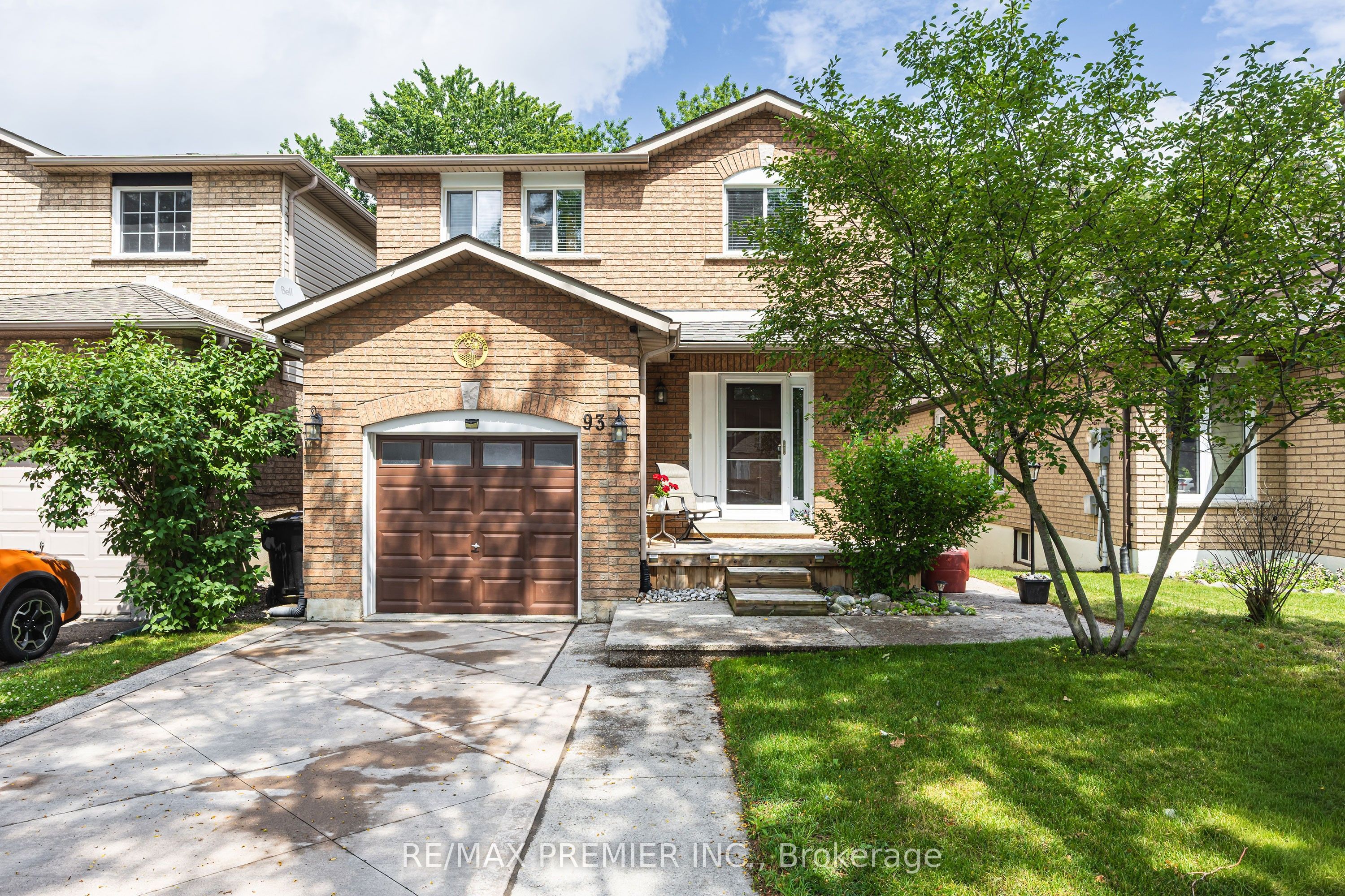 93 Kate Aitken Crescent Property Photo 1