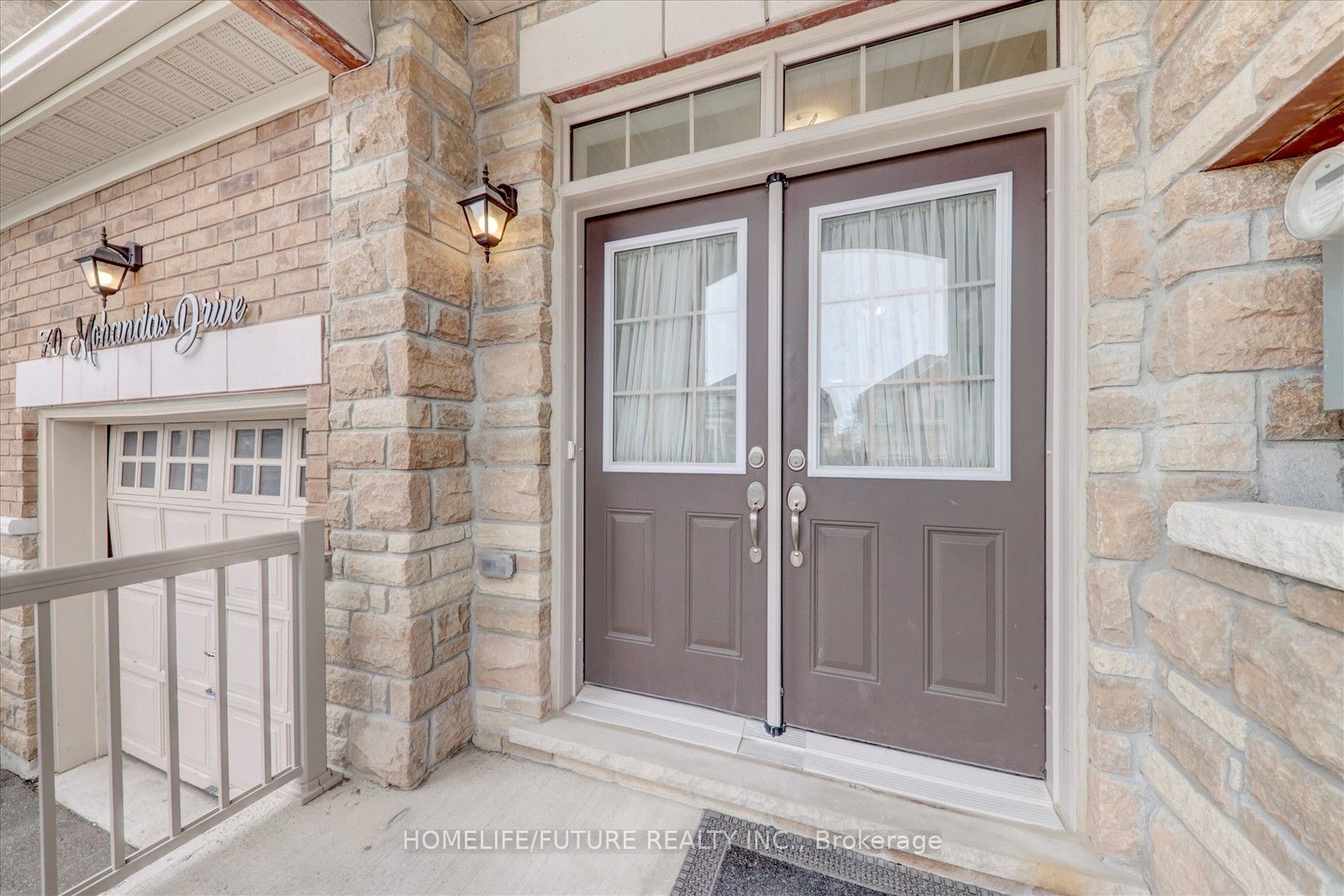 70 Mohandas Drive Property Photo 4