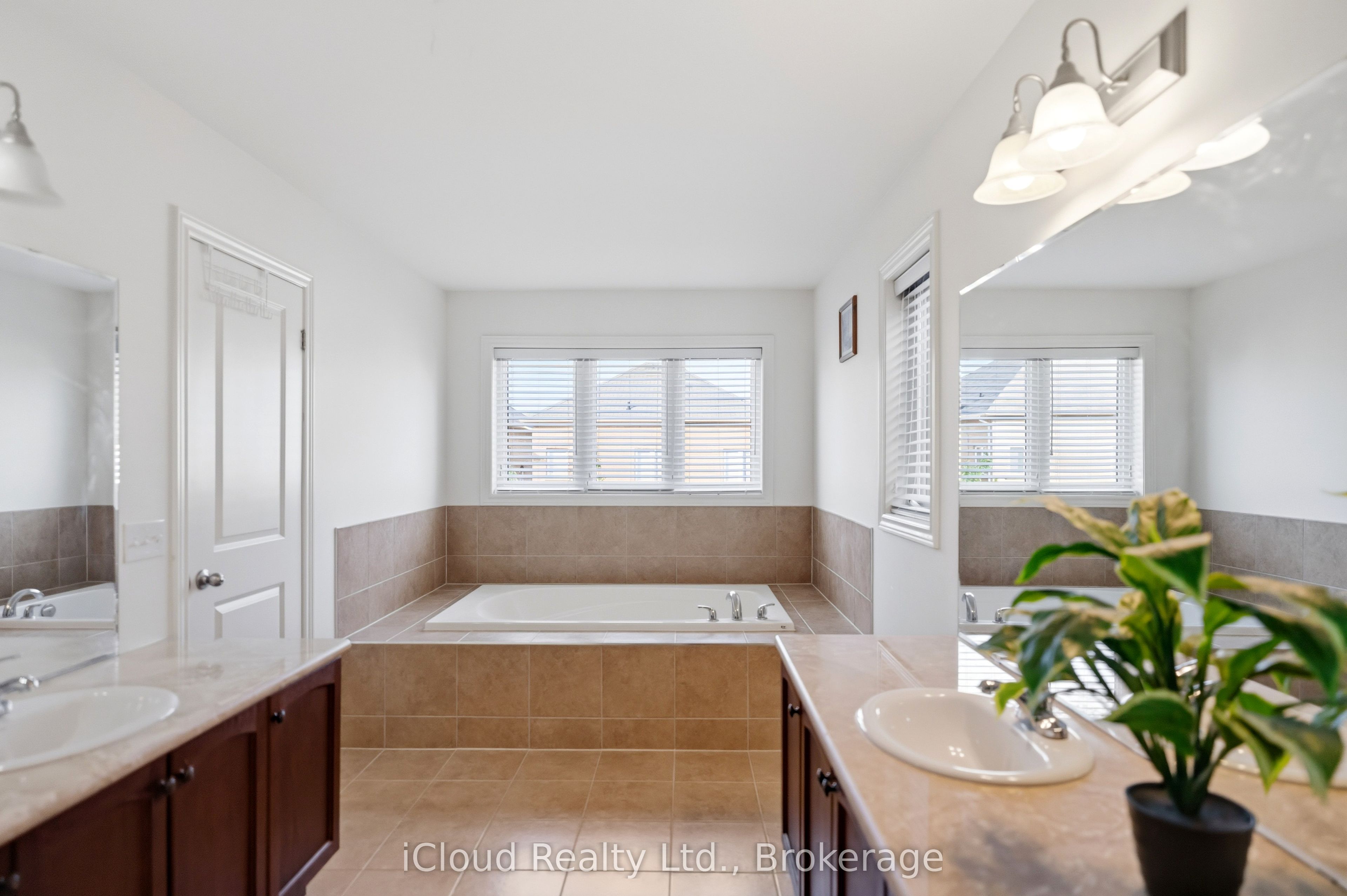 5 Leith Drive Property Photo 28