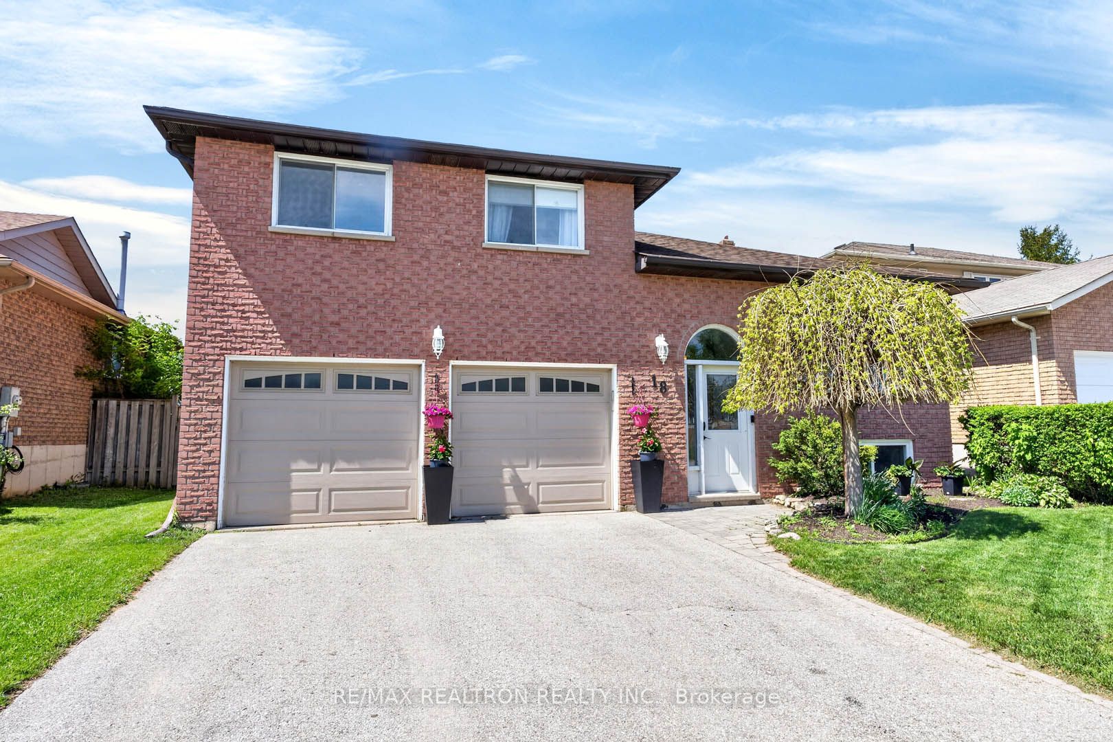 18 Castille Crescent Property Photo 1