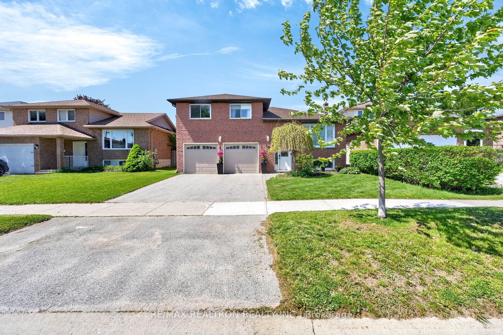 18 Castille Crescent Property Photo 2