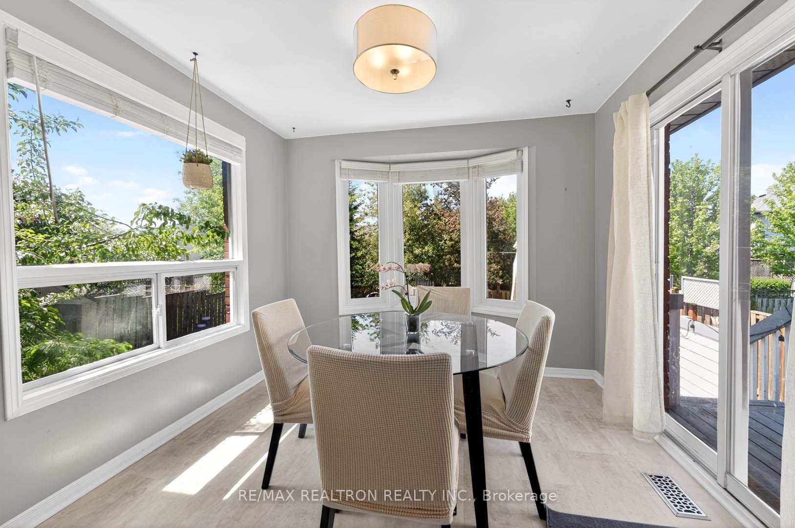 18 Castille Crescent Property Photo 12