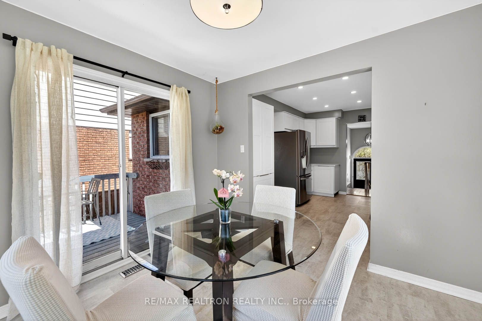 18 Castille Crescent Property Photo 13