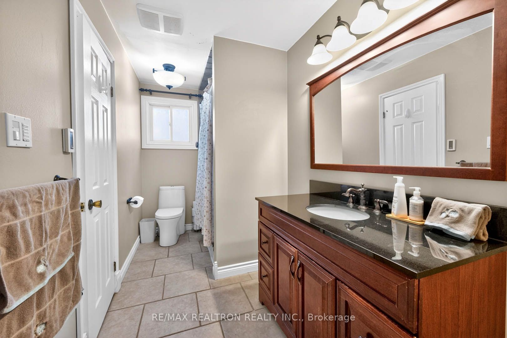 18 Castille Crescent Property Photo 16