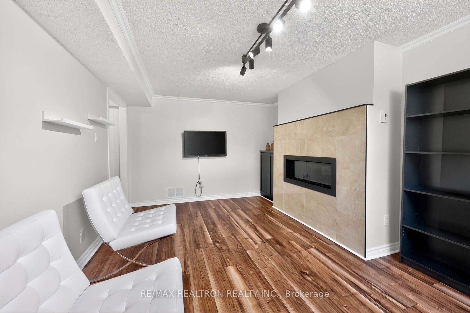 18 Castille Crescent Property Photo 23
