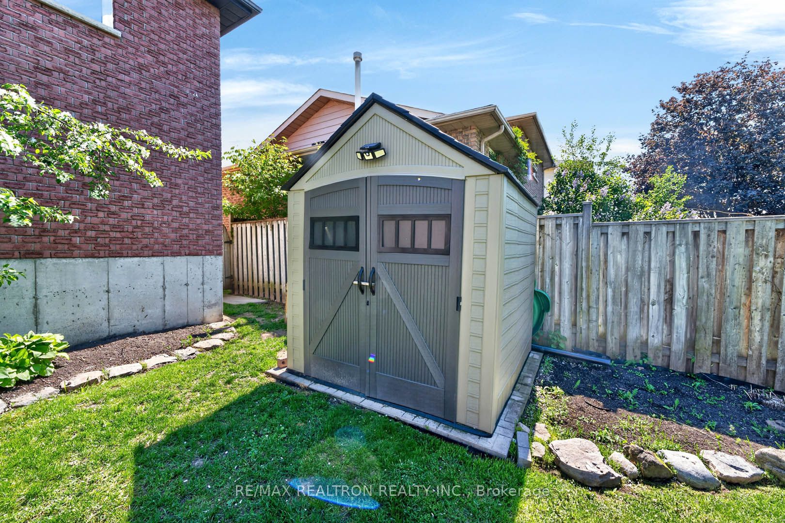 18 Castille Crescent Property Photo 31