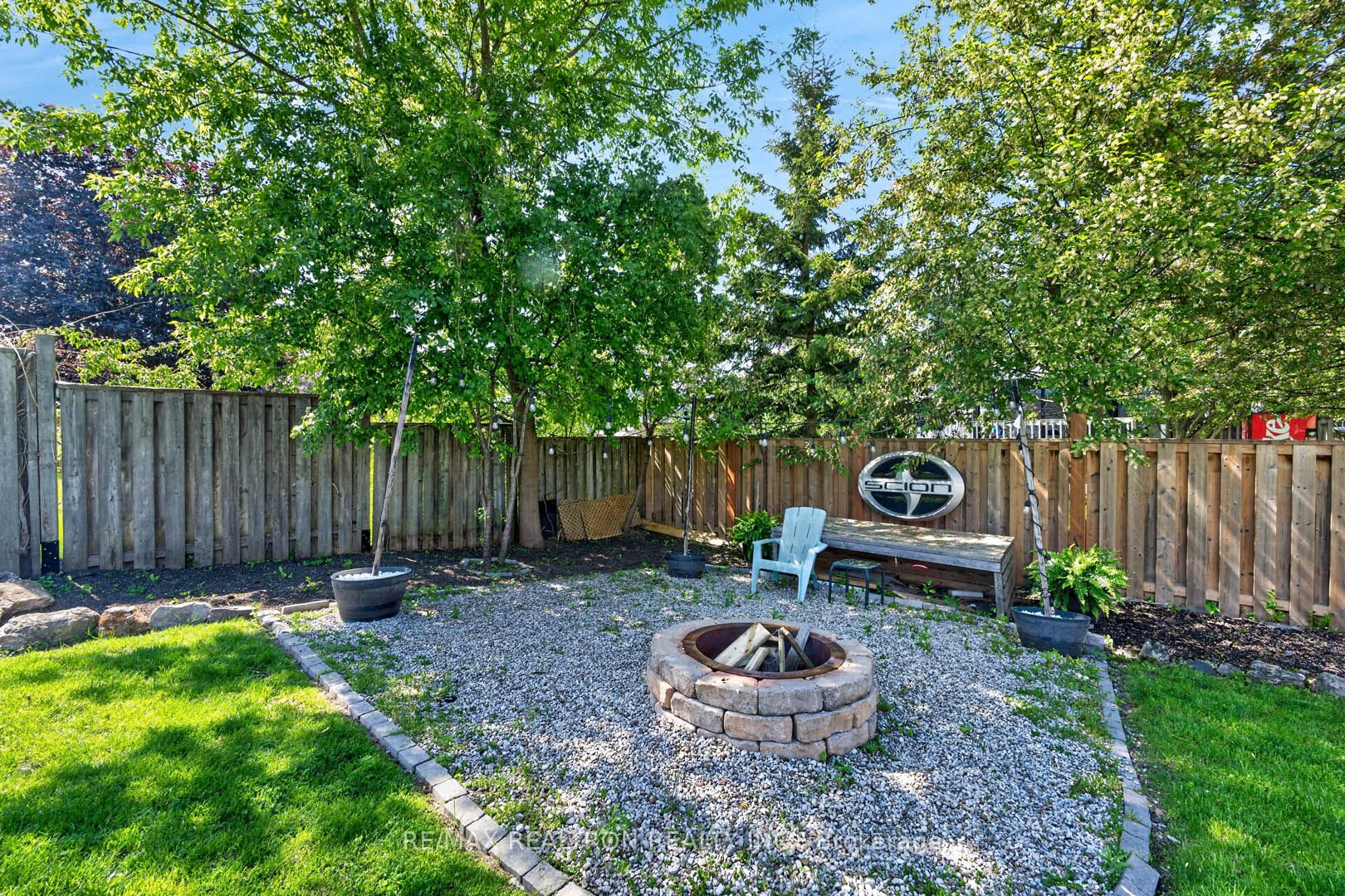 18 Castille Crescent Property Photo 32