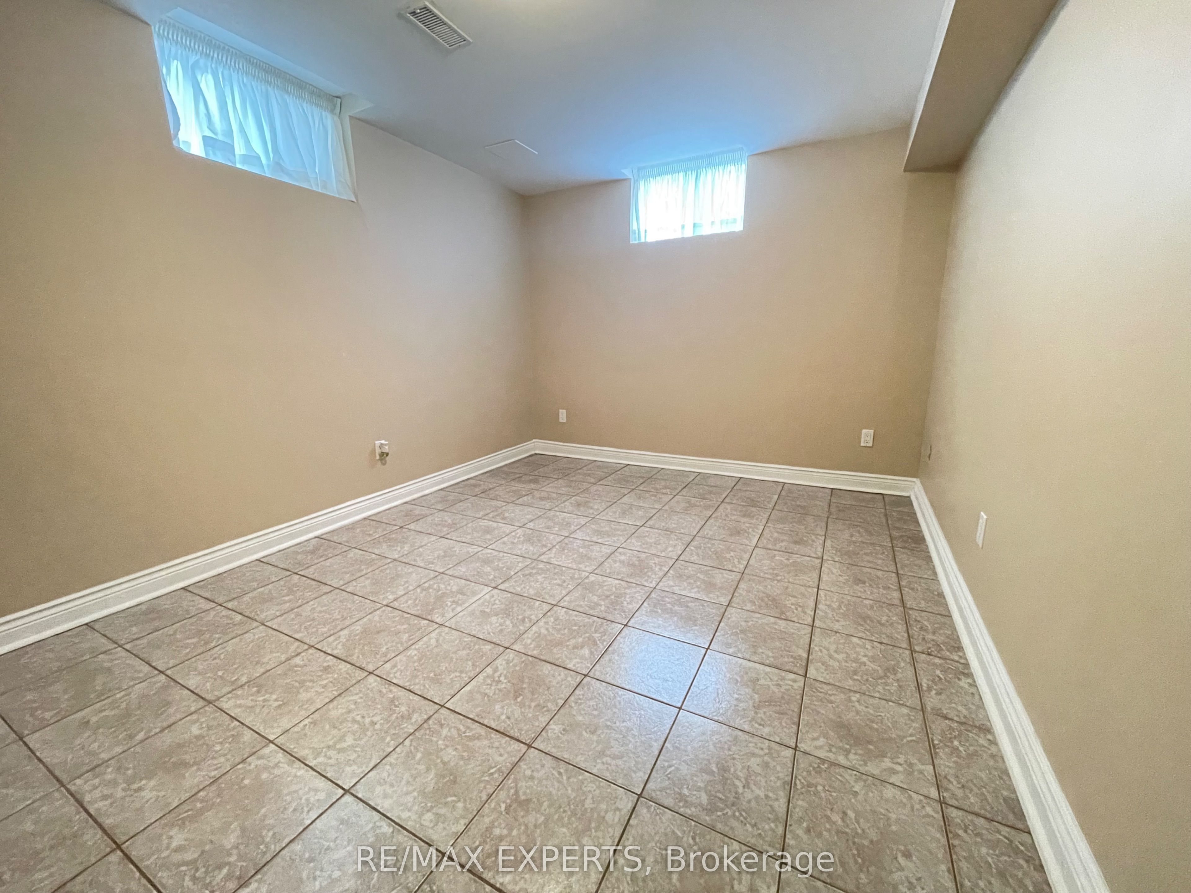 176 Kingsview Drive Bsmt Property Photo 7