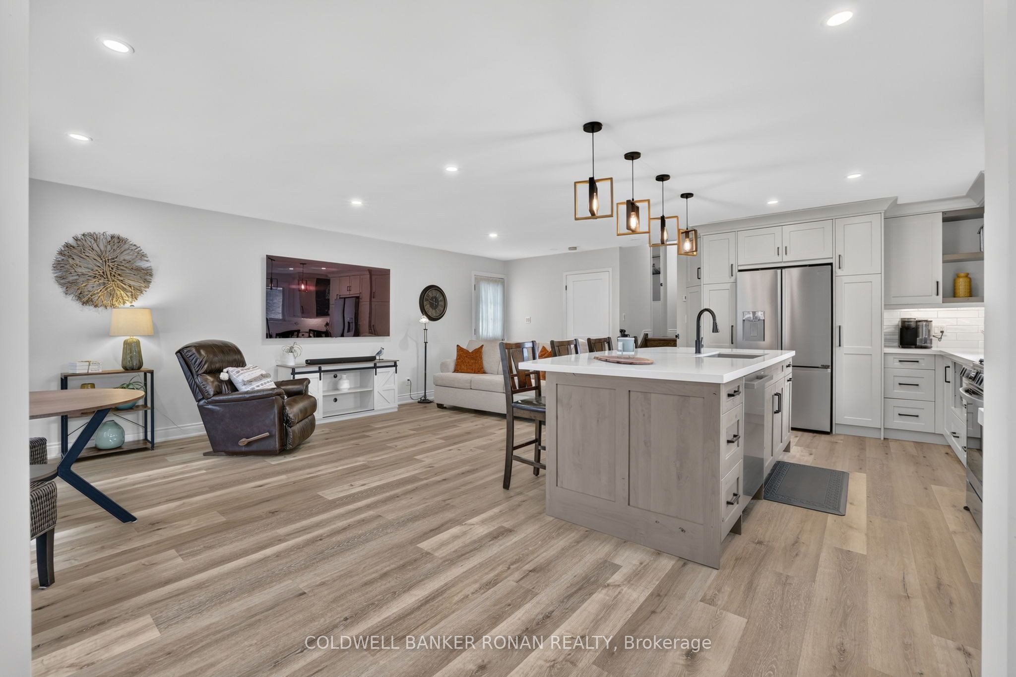 281 Tupper Boulevard Property Photo 6