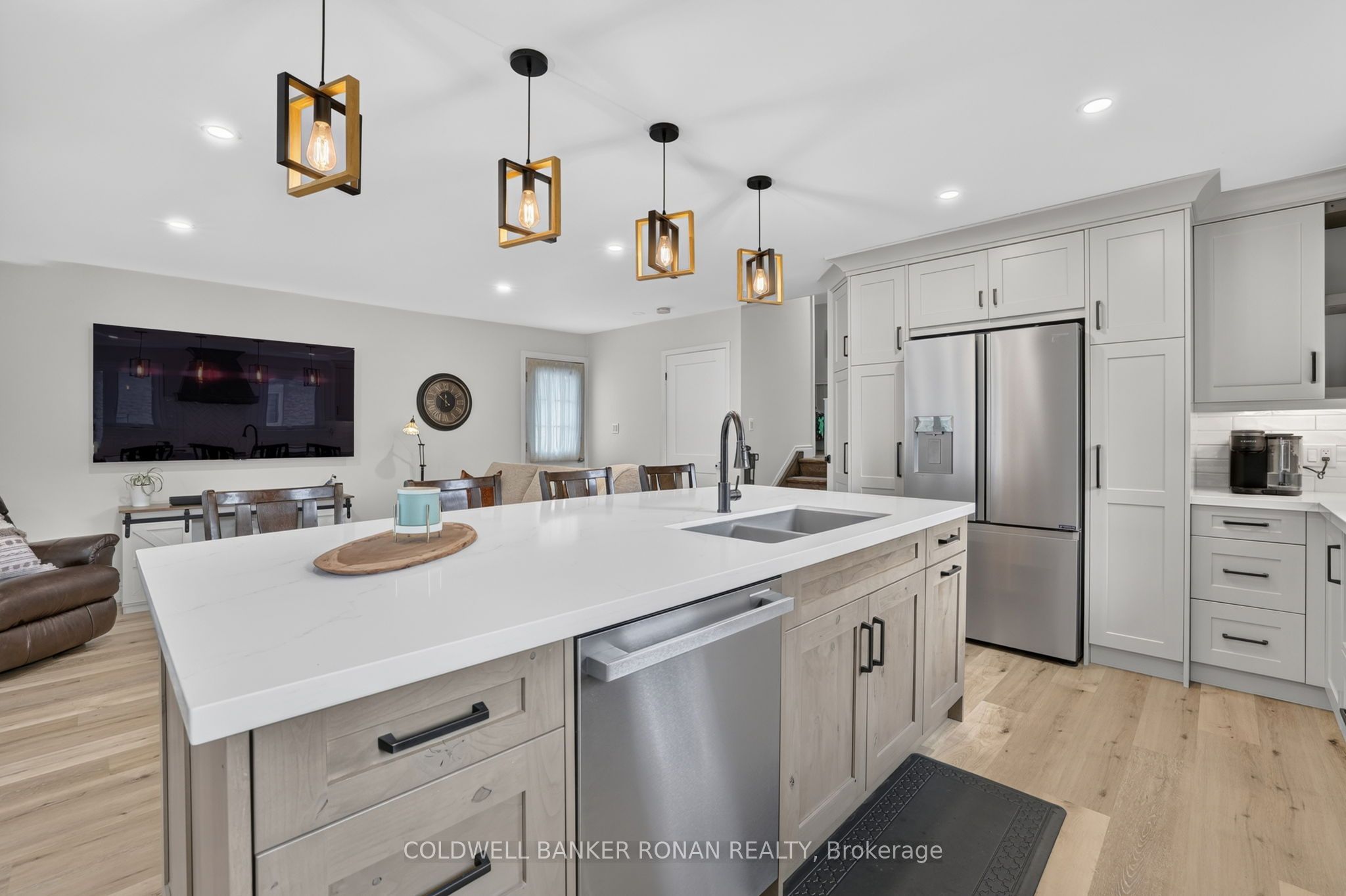 281 Tupper Boulevard Property Photo 10