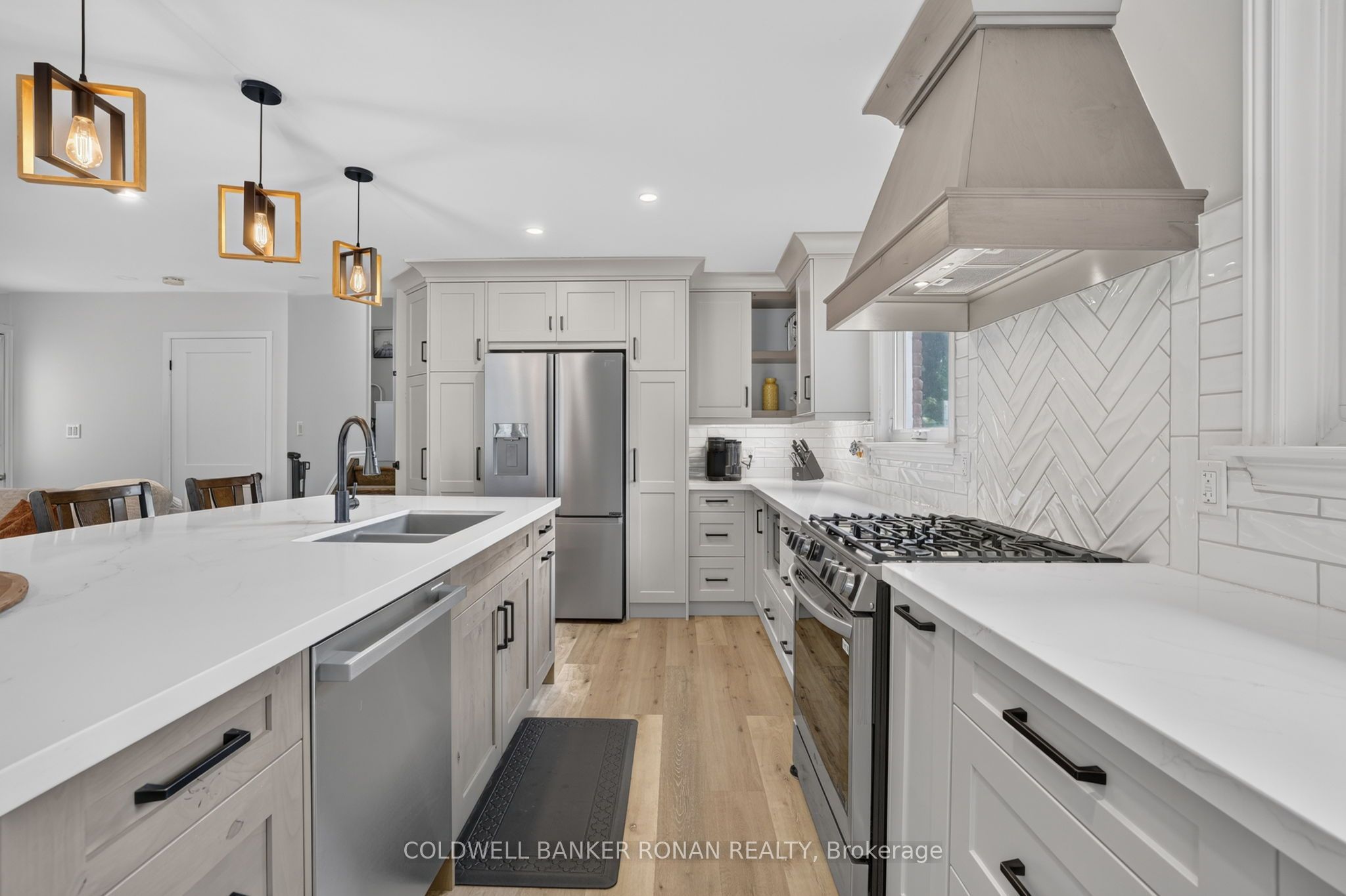 281 Tupper Boulevard Property Photo 11