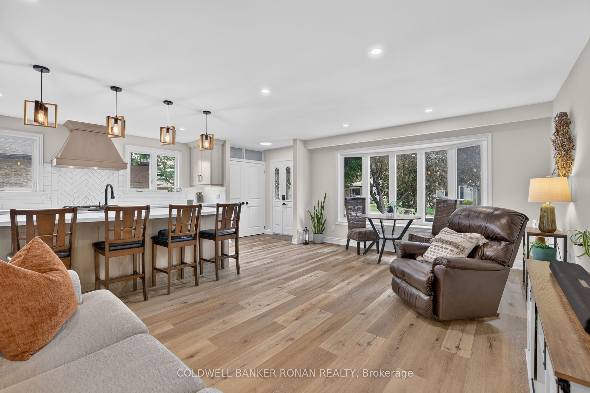 281 Tupper Boulevard Property Photo 18
