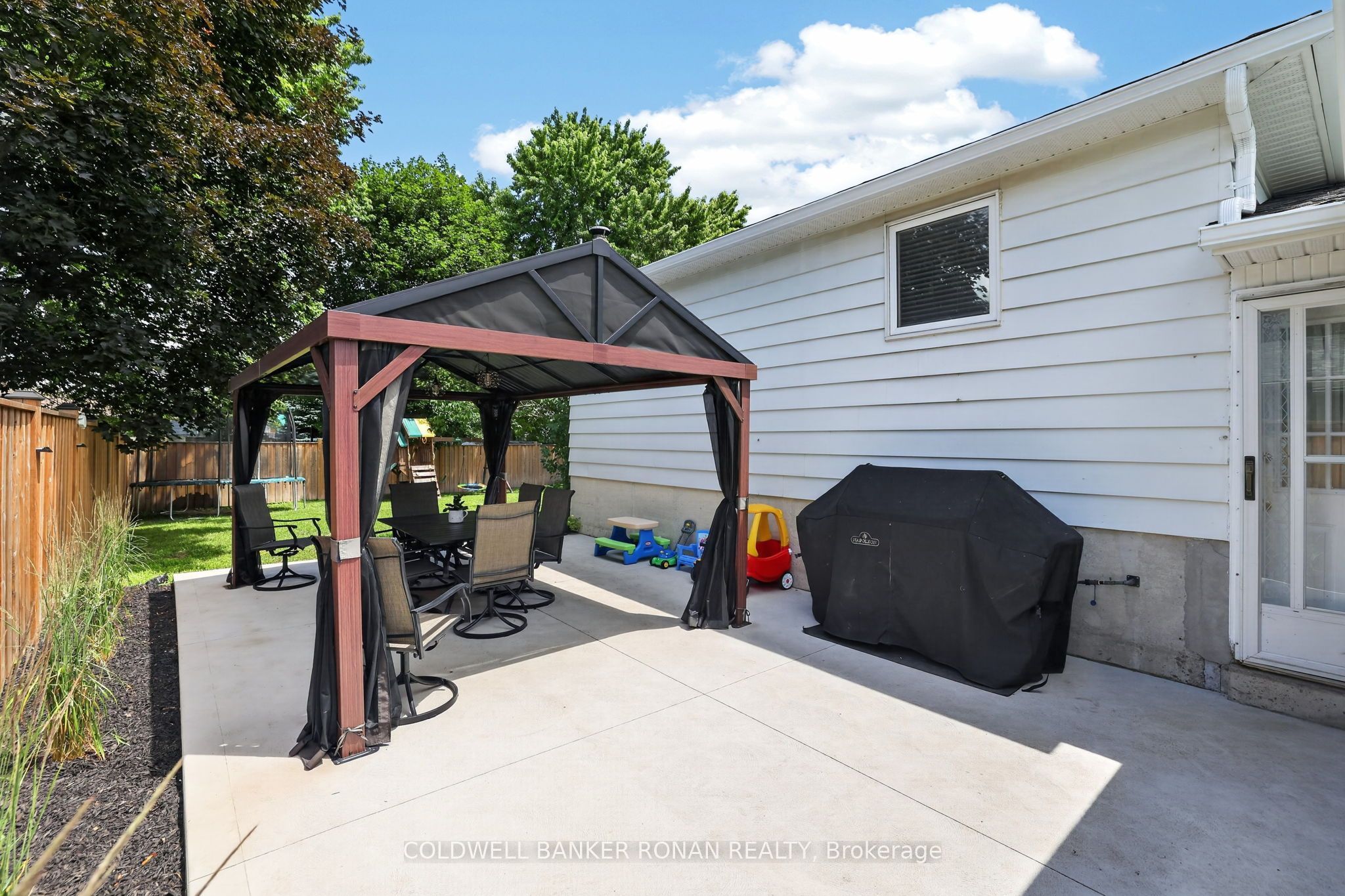 281 Tupper Boulevard Property Photo 34