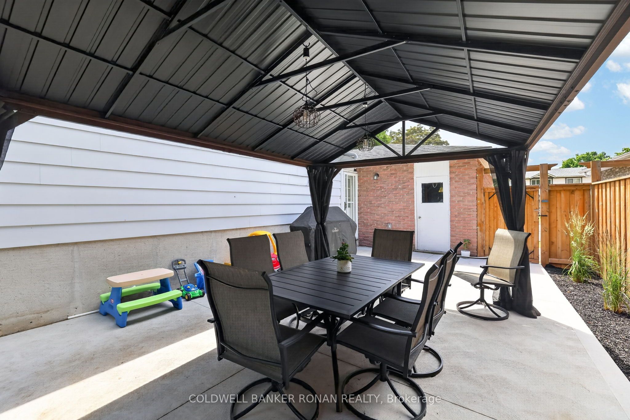 281 Tupper Boulevard Property Photo 36