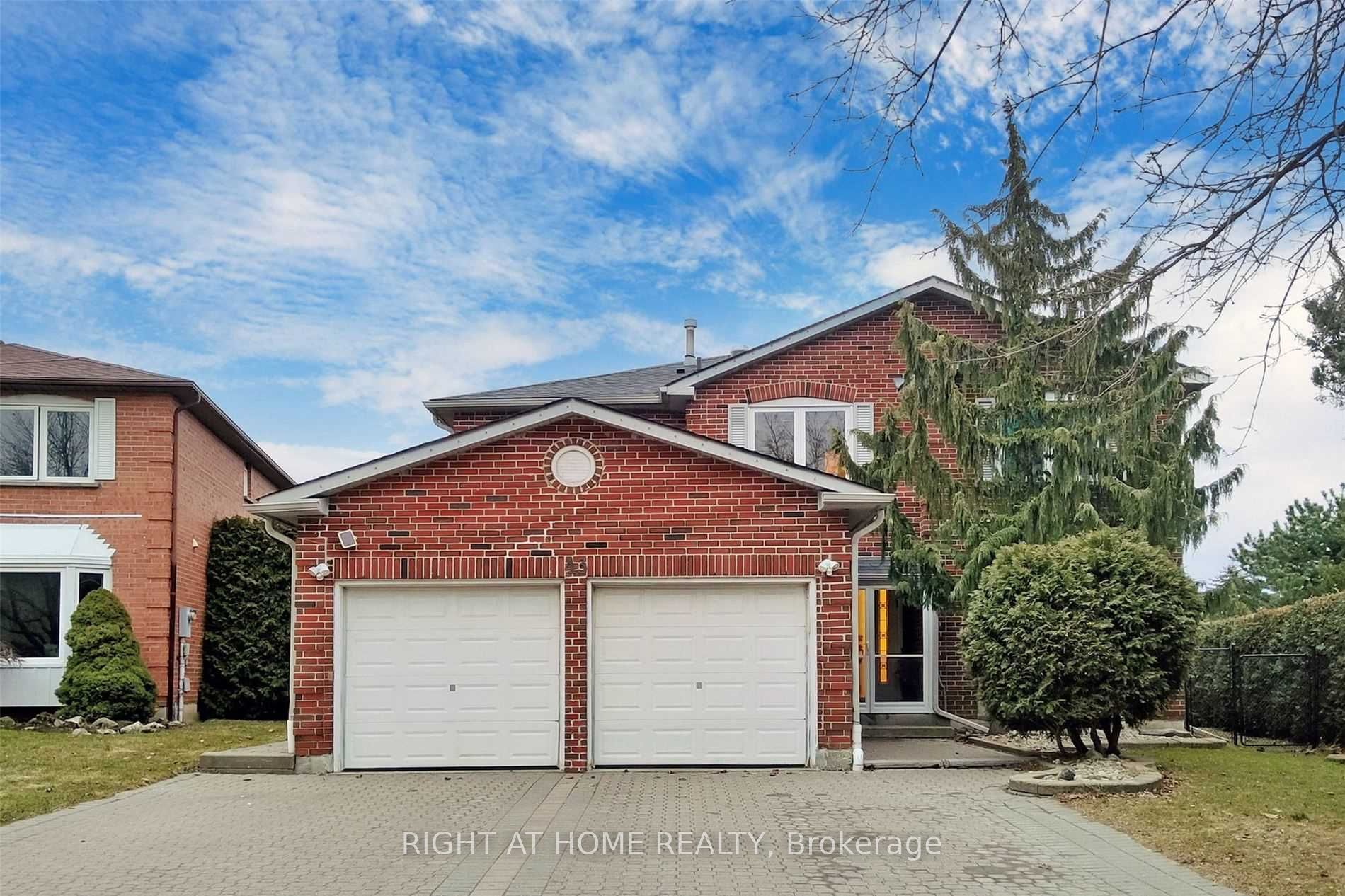 43 Topham Crescent Property Photo 1