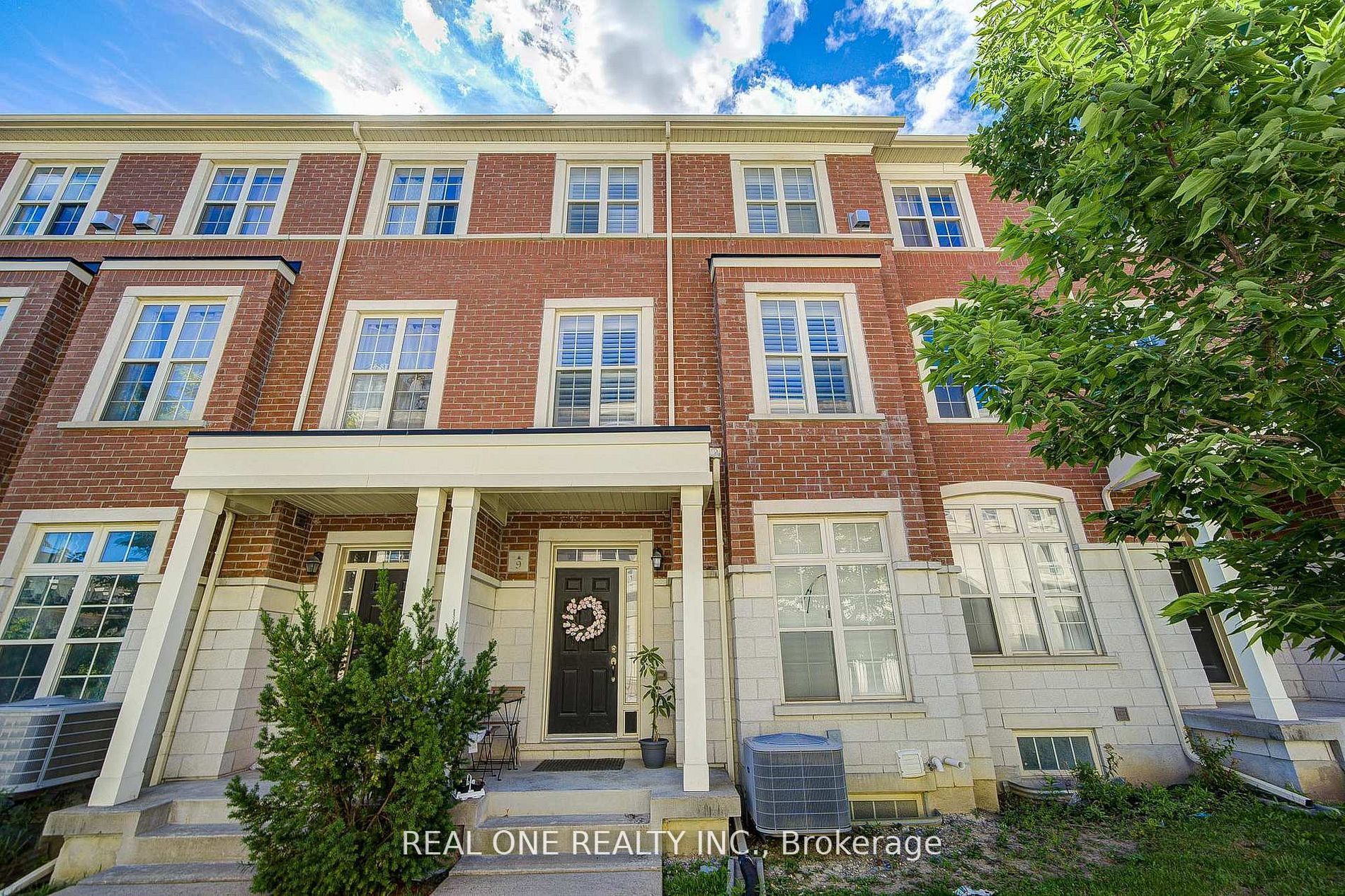 9 Ruskov Lane Upper Property Photo 1