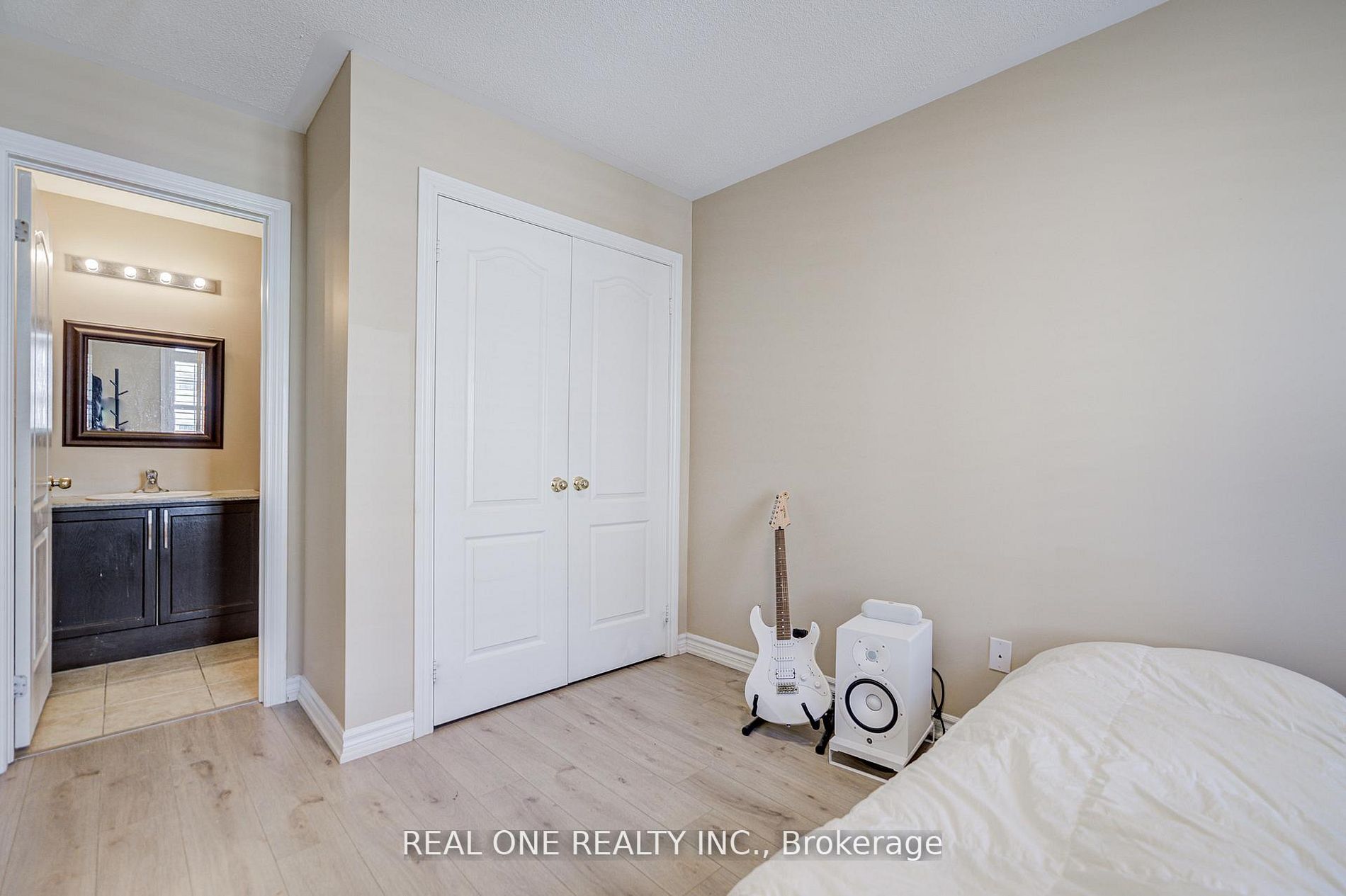 9 Ruskov Lane Upper Property Photo 18