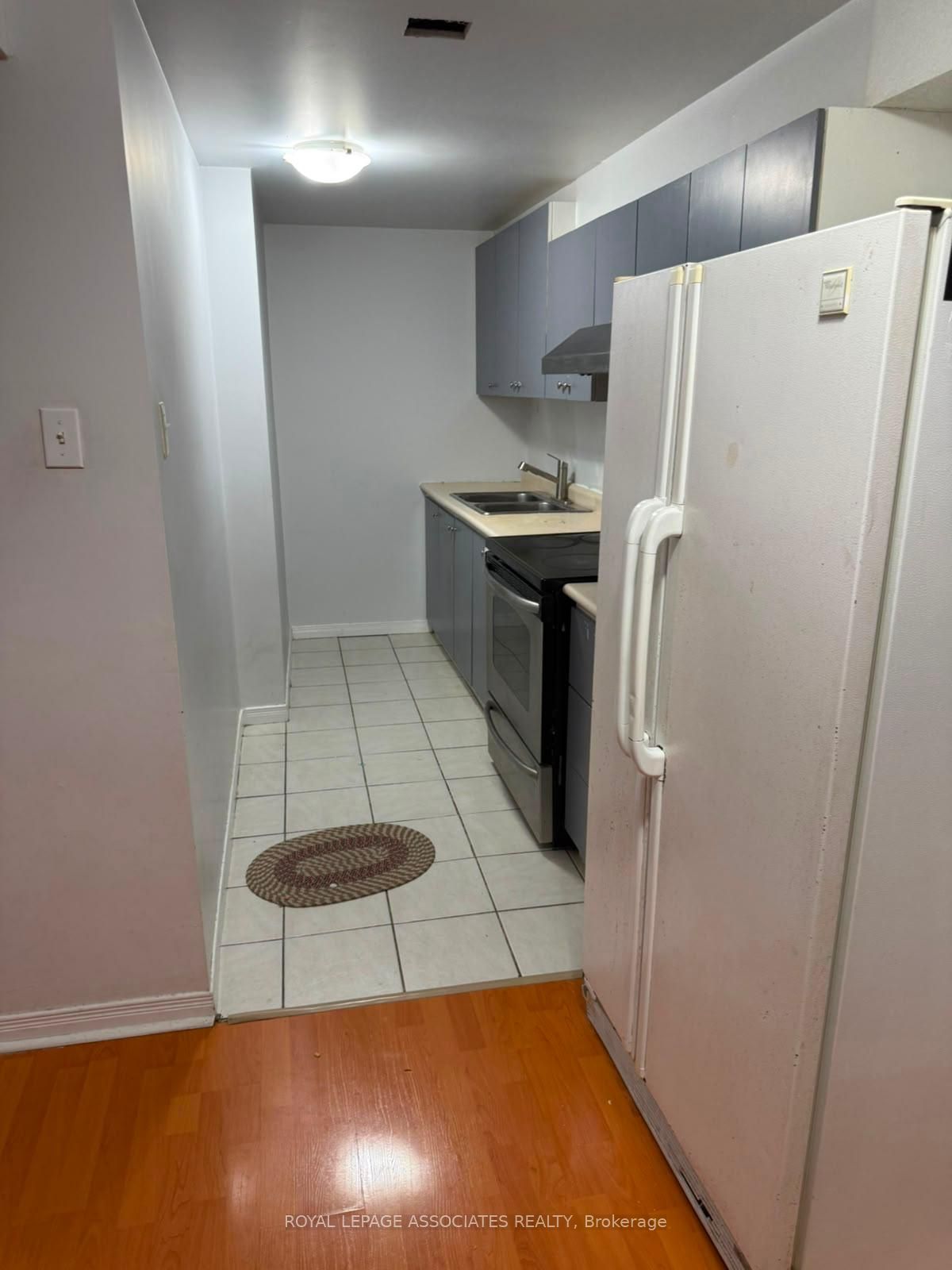 435 Elson Street Bsmt Property Photo 4