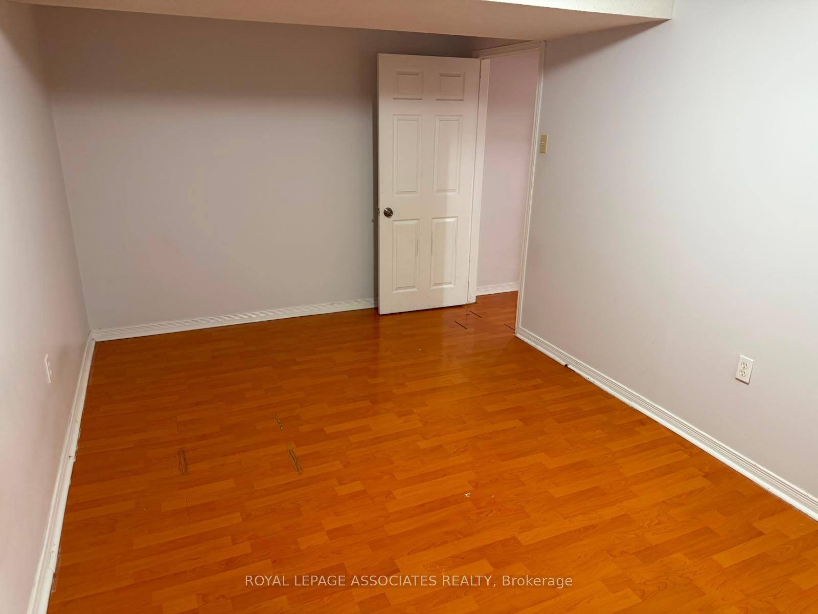 435 Elson Street Bsmt Property Photo 5