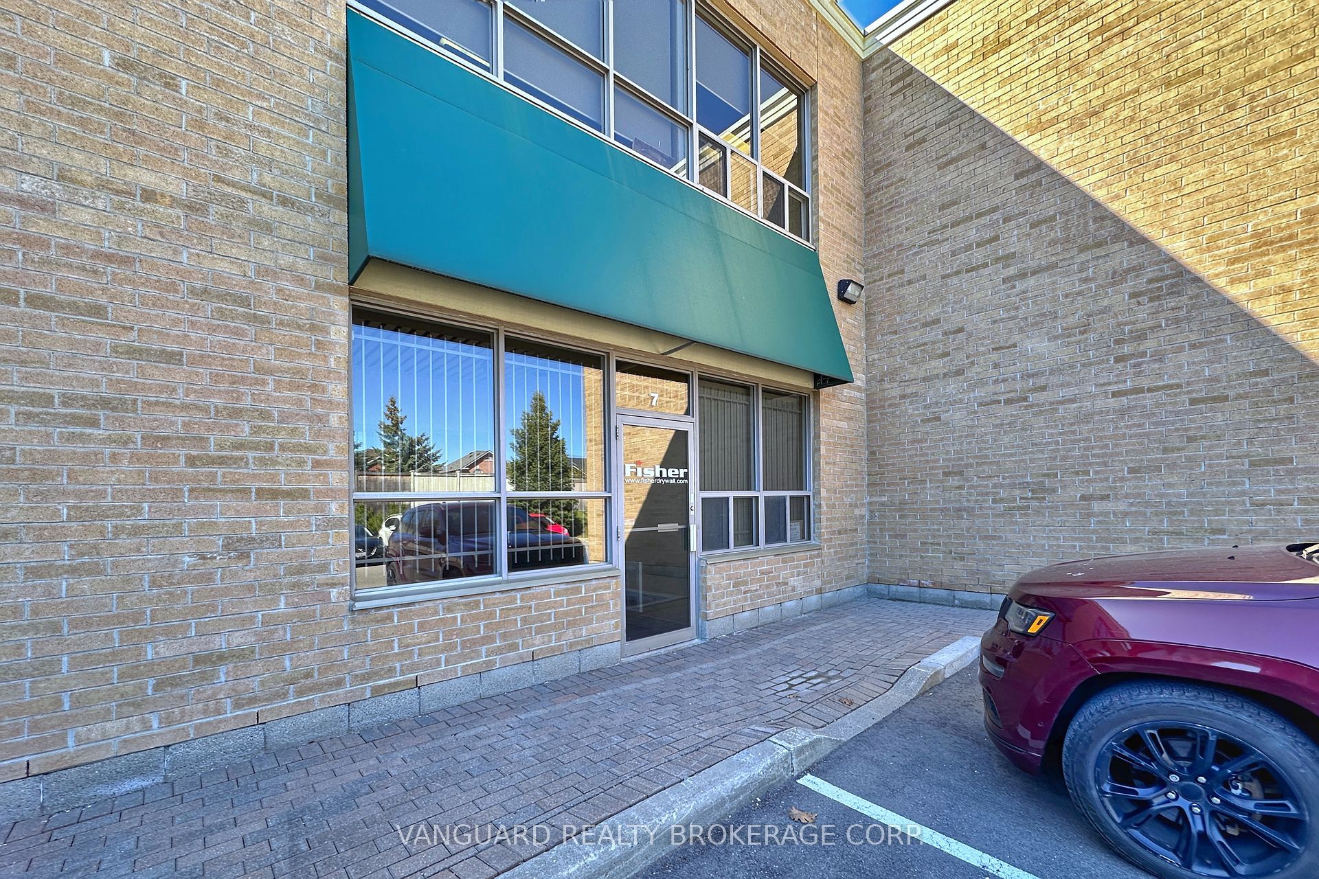 411 Confederation Parkway 7