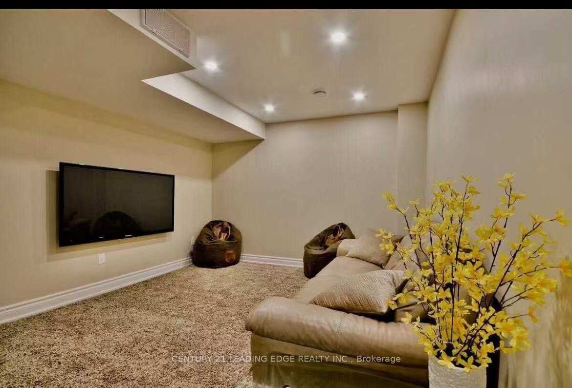 129 Bernard Avenue Bsmt Property Photo 7