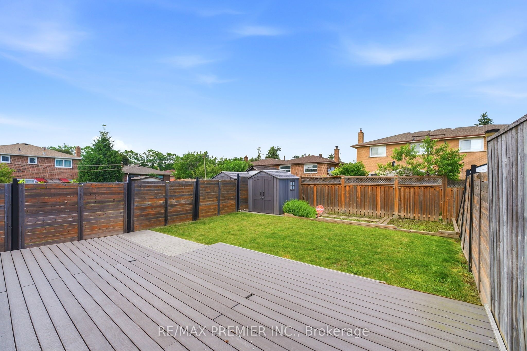 21 Avon Crescent Ground & Lower Property Photo 24
