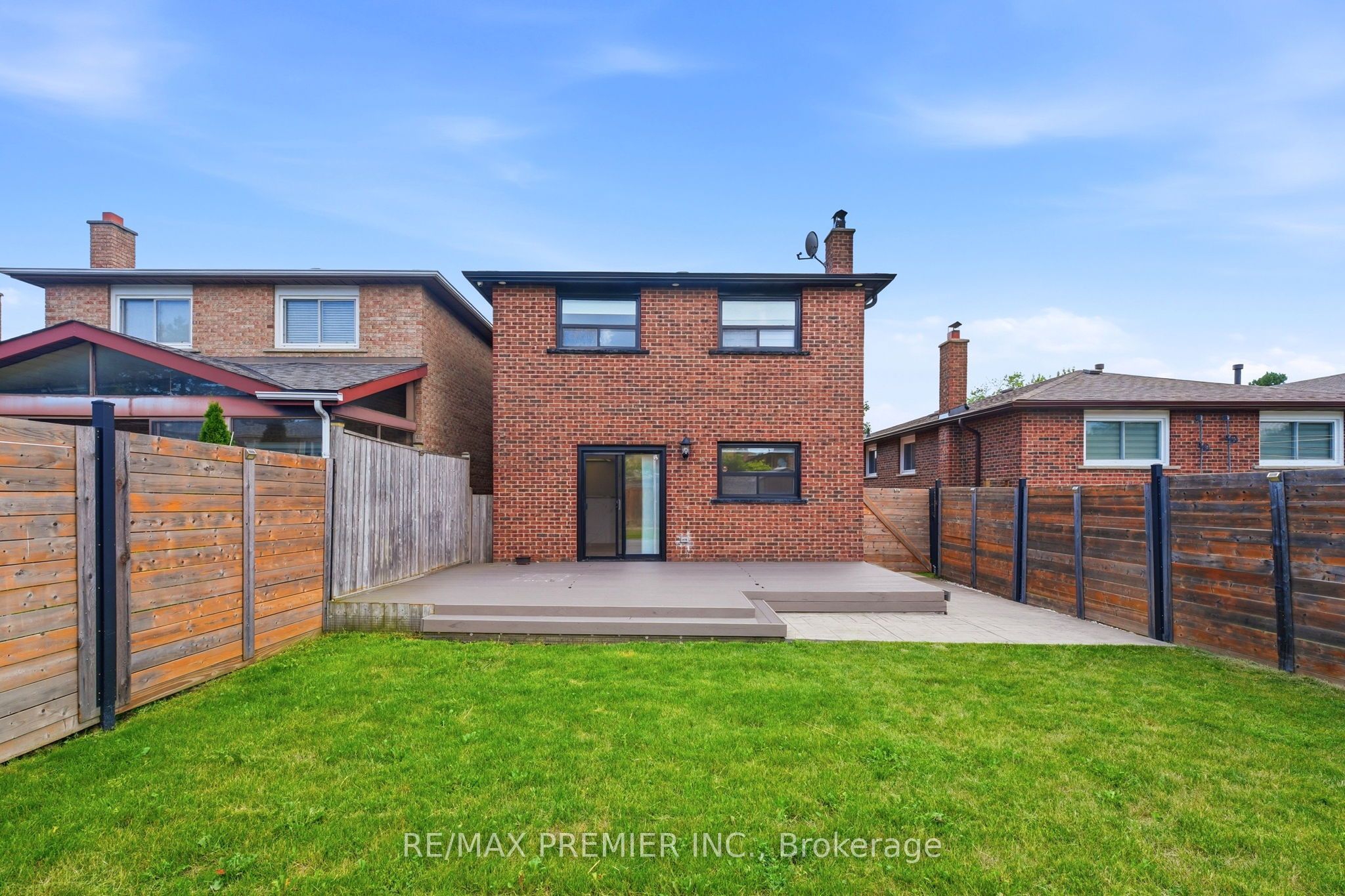 21 Avon Crescent Ground & Lower Property Photo 25