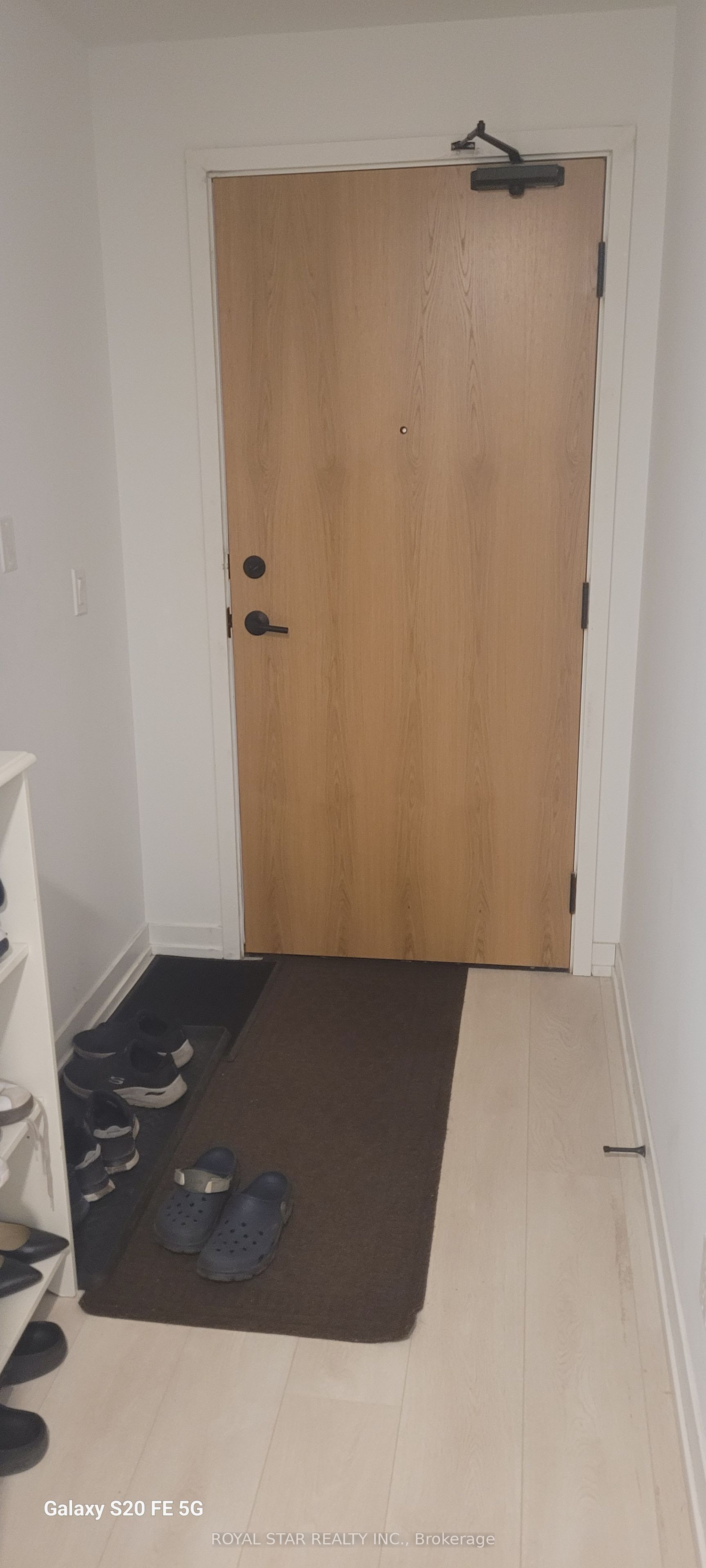 8 Beverley Glen Boulevard 901 Property Photo 2