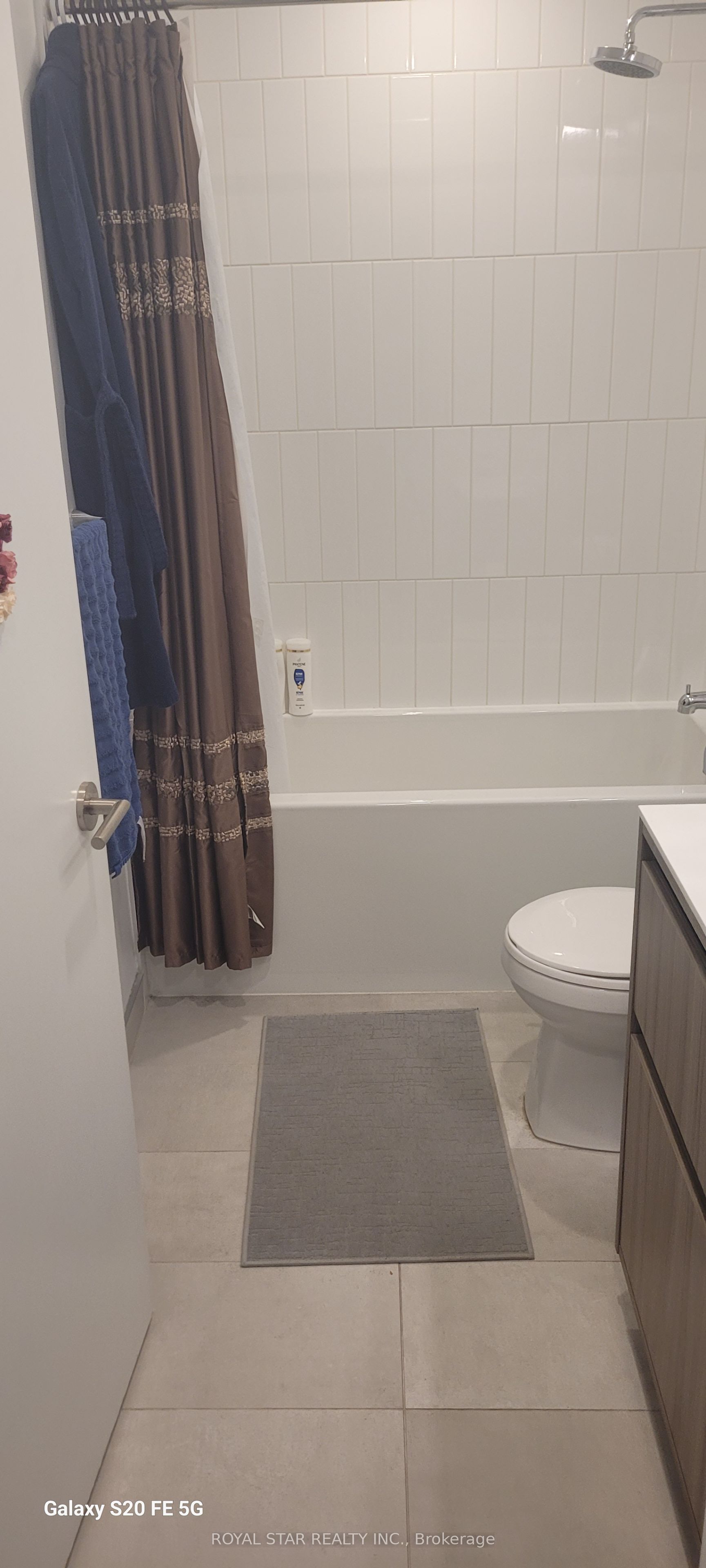 8 Beverley Glen Boulevard 901 Property Photo 7