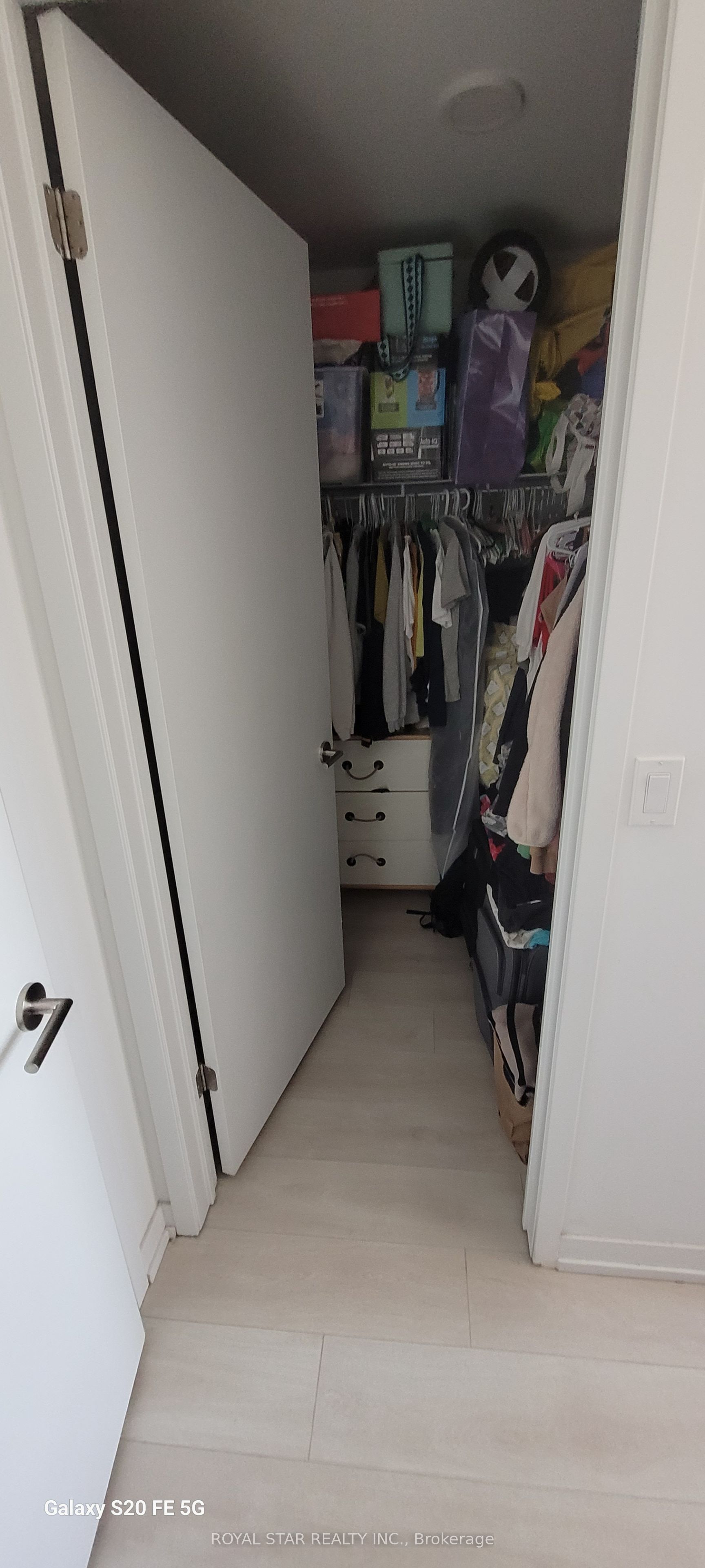 8 Beverley Glen Boulevard 901 Property Photo 11