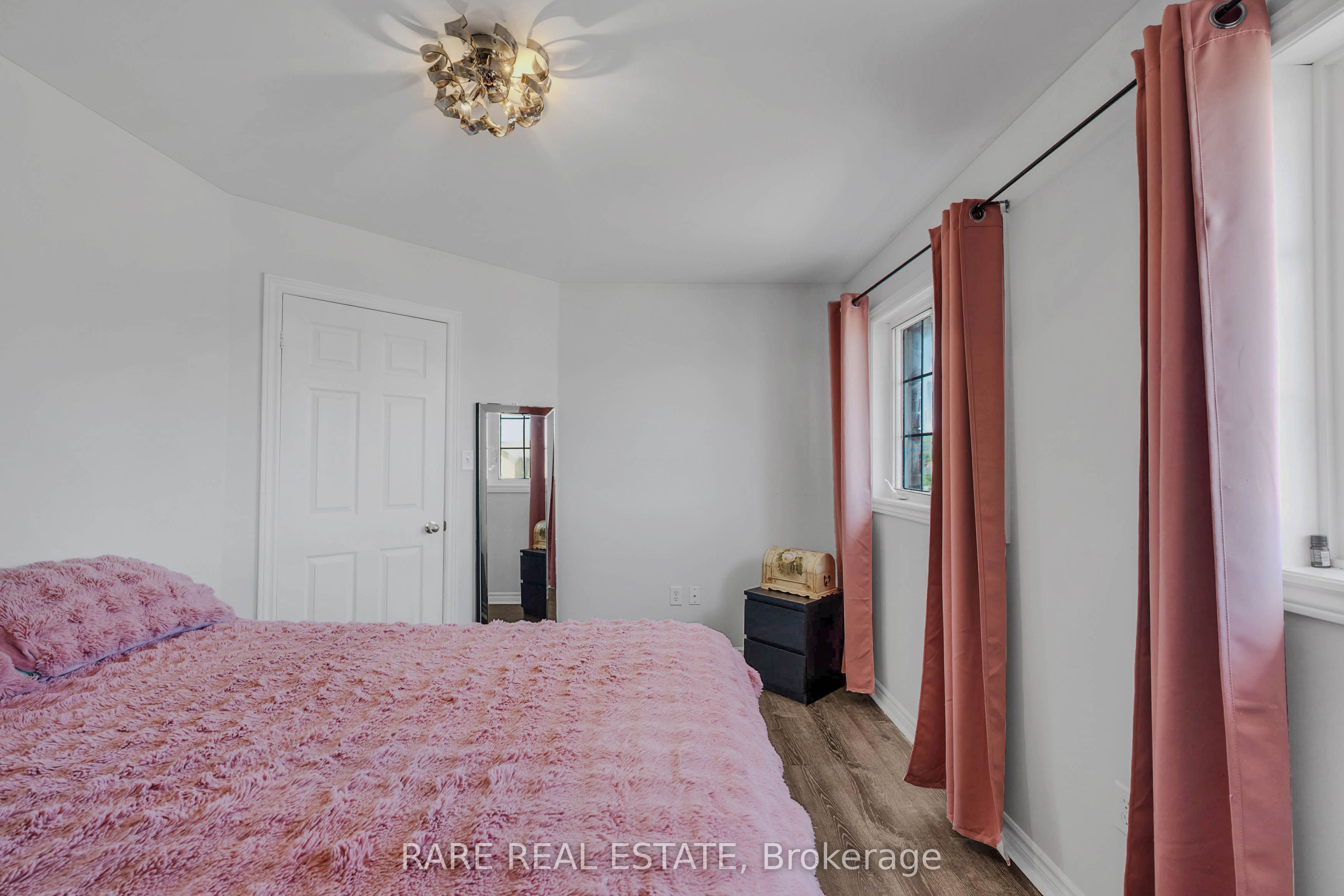 2104 Osbond Road Property Photo 33