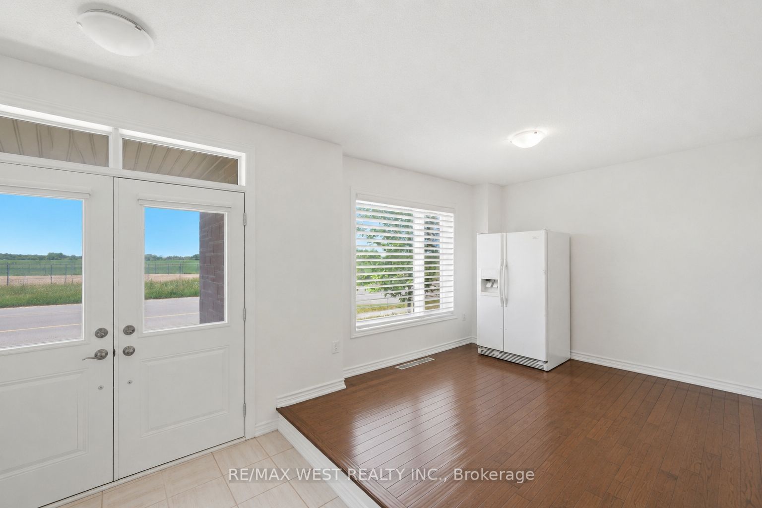 55 Holyrood Crescent Property Photo 6