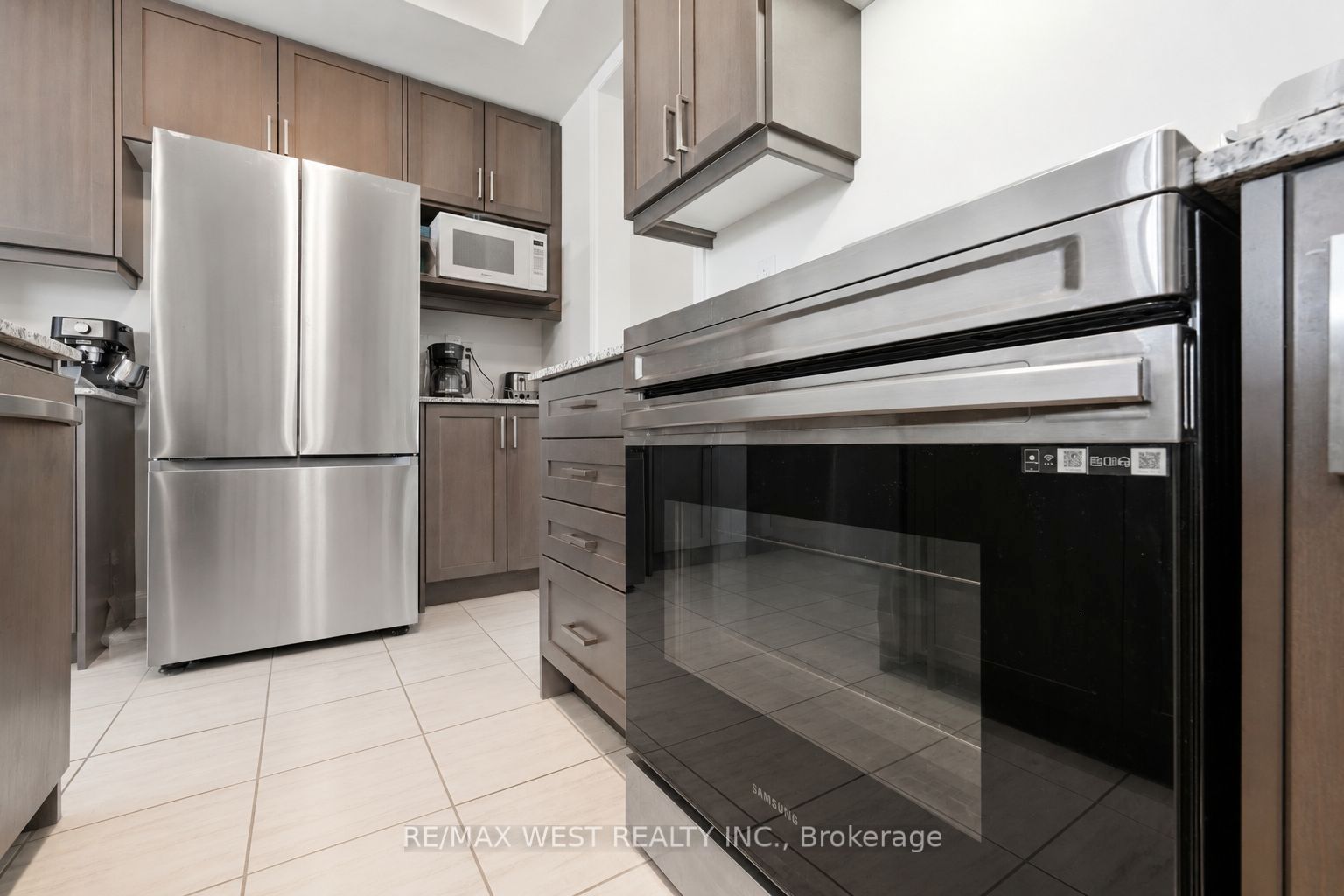 55 Holyrood Crescent Property Photo 12