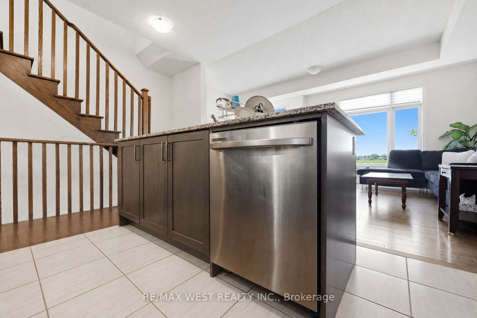 55 Holyrood Crescent Property Photo 13