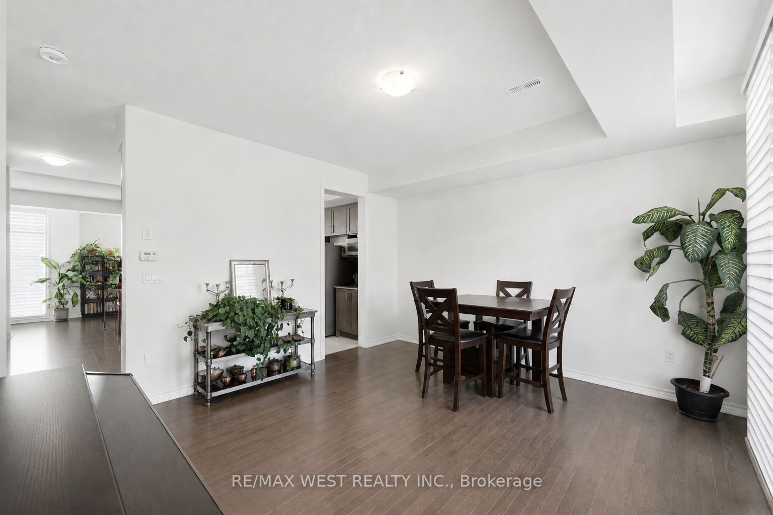 55 Holyrood Crescent Property Photo 16