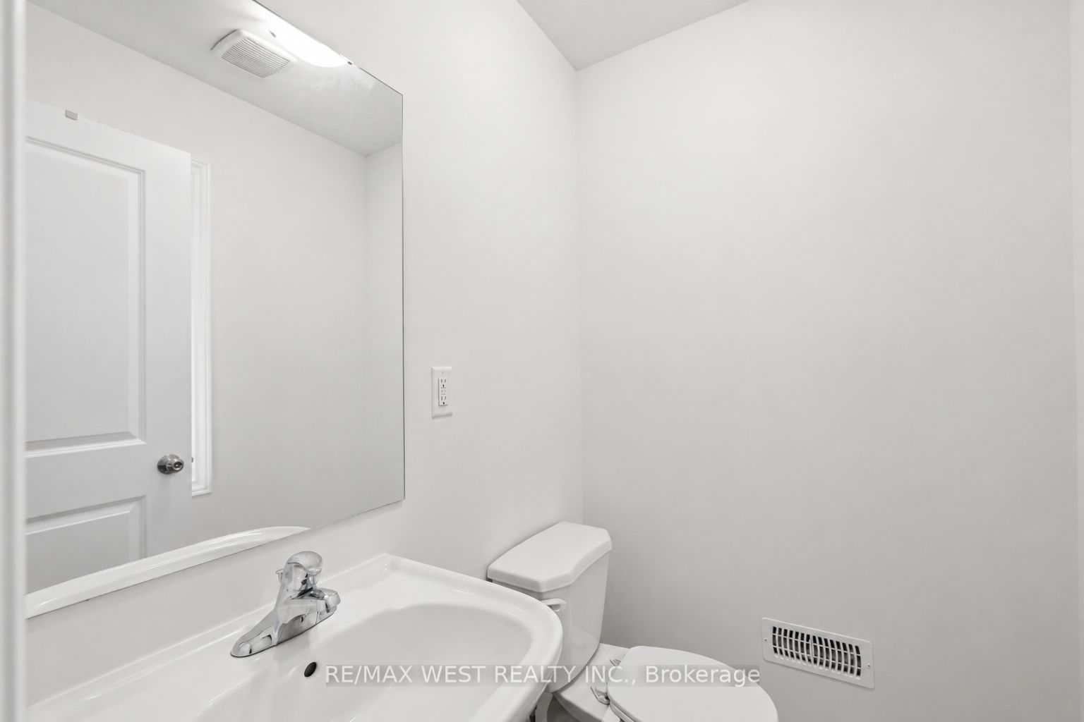 55 Holyrood Crescent Property Photo 17