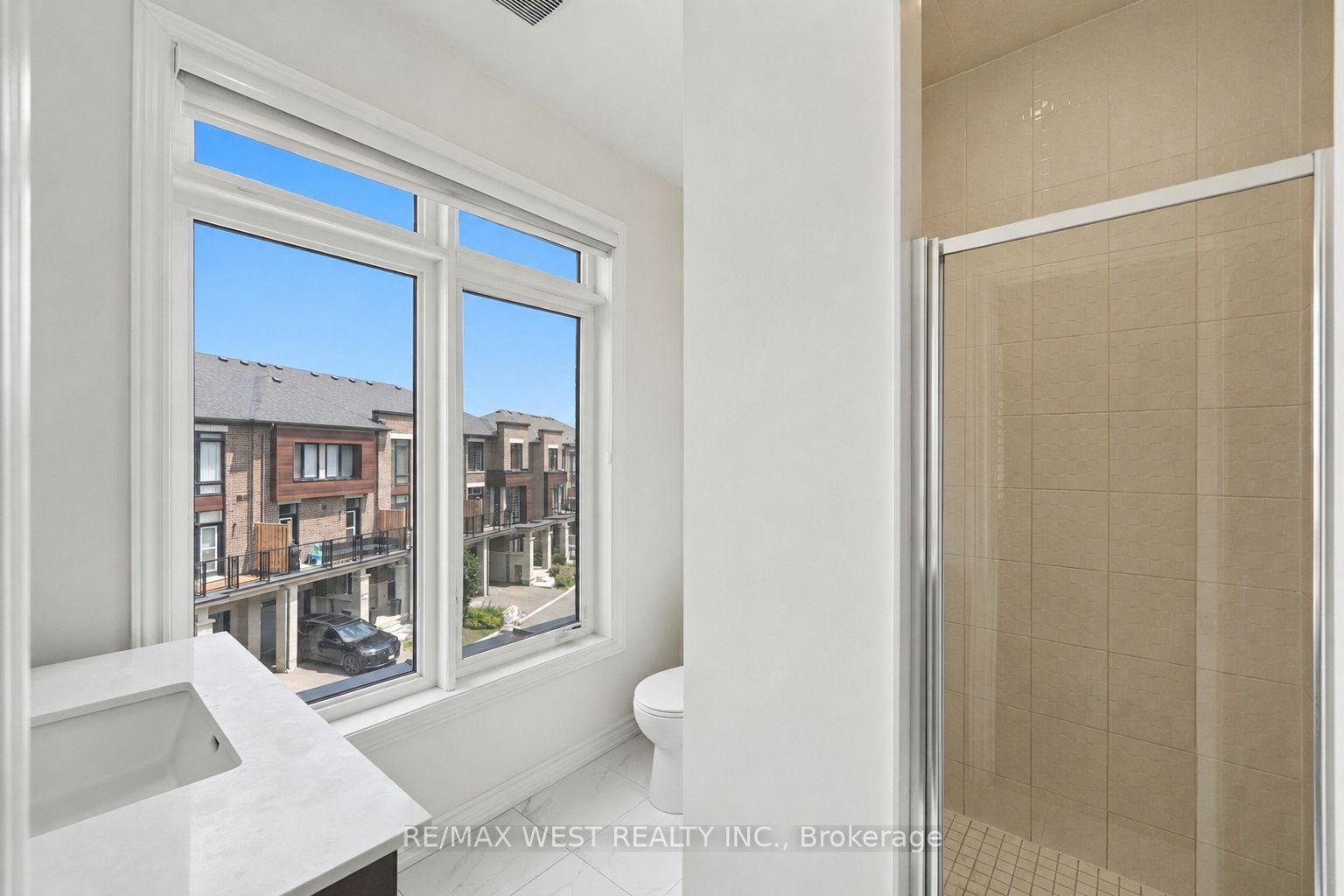55 Holyrood Crescent Property Photo 22