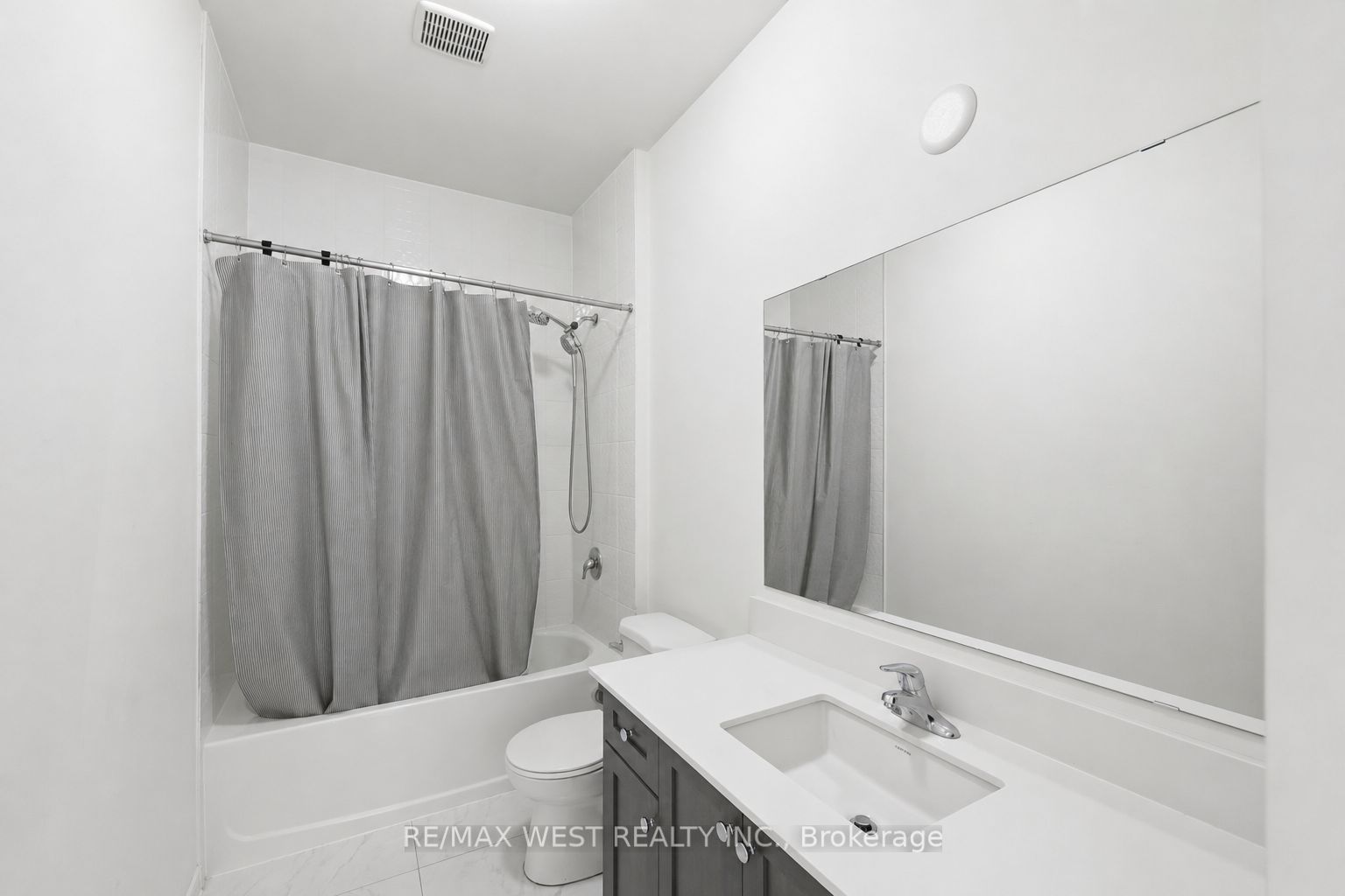 55 Holyrood Crescent Property Photo 25